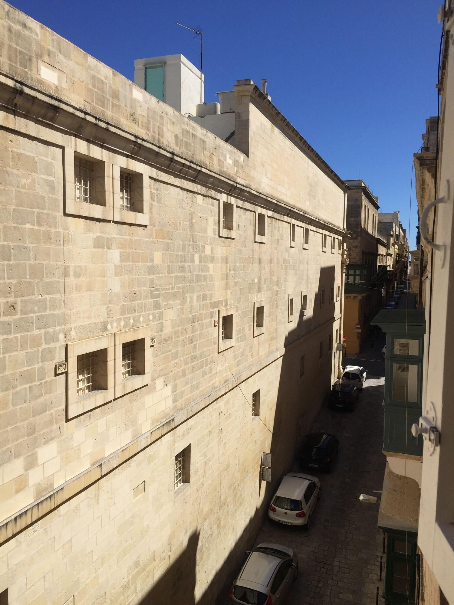 Double or Twin Deluxe