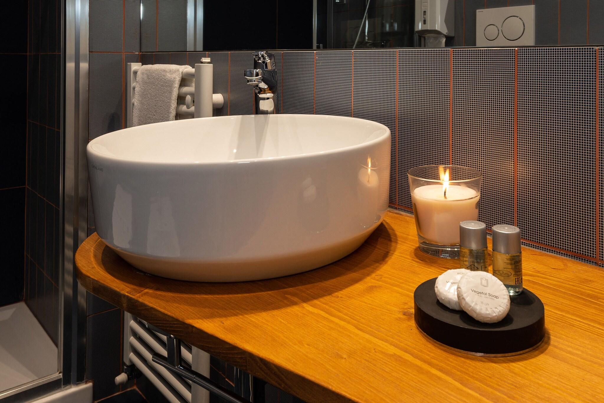 Double Queen Size Bed