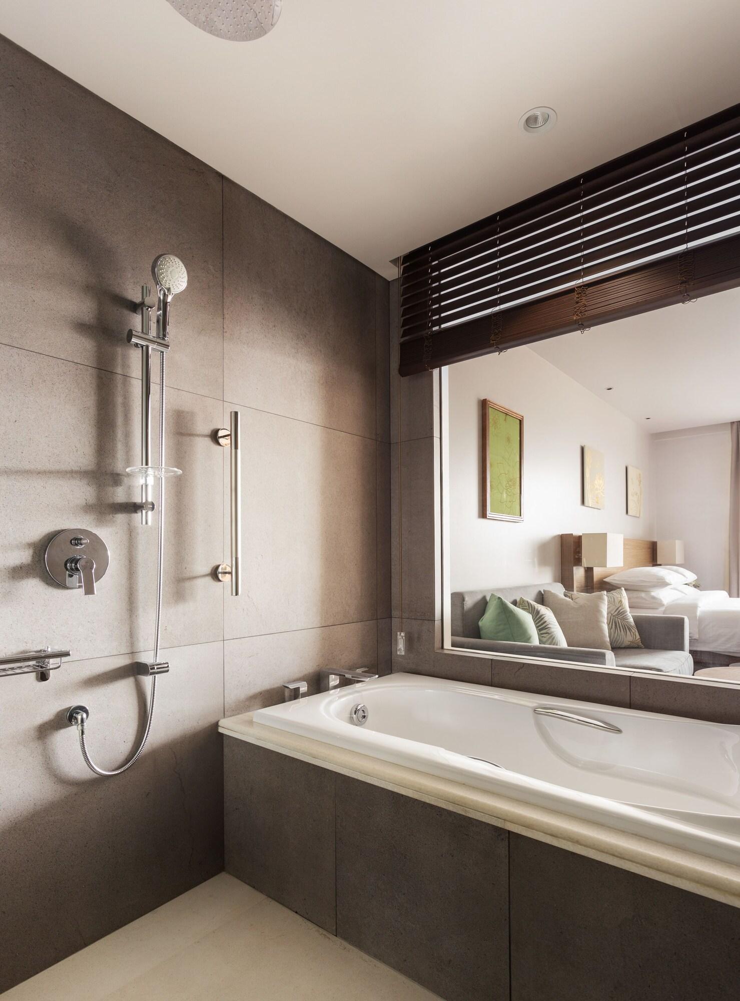 Double King Size Bed