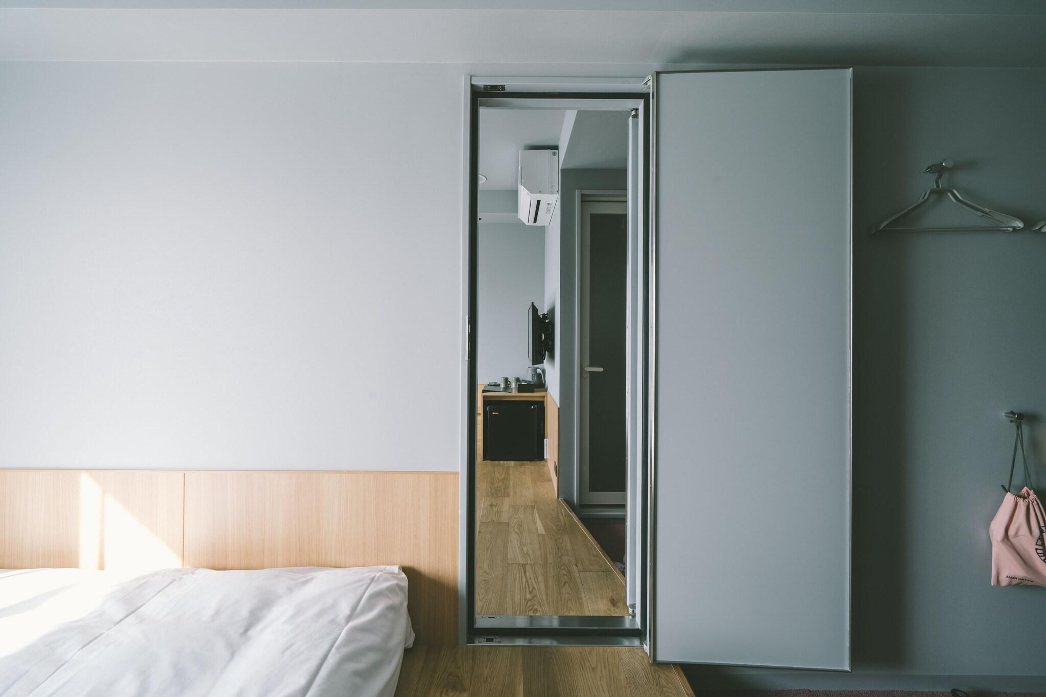 Double Connecting Room