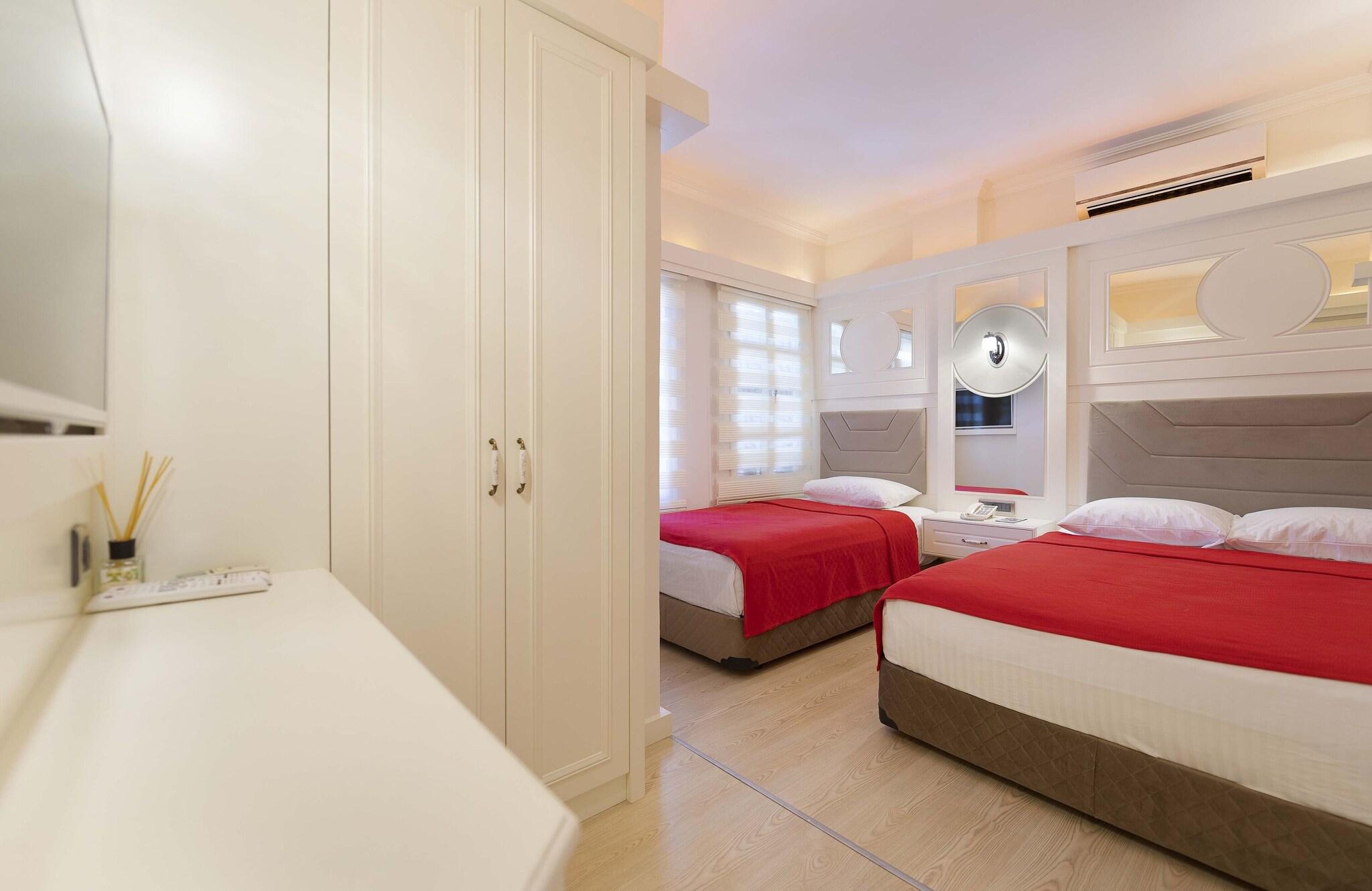 Triple Queen Size Bed