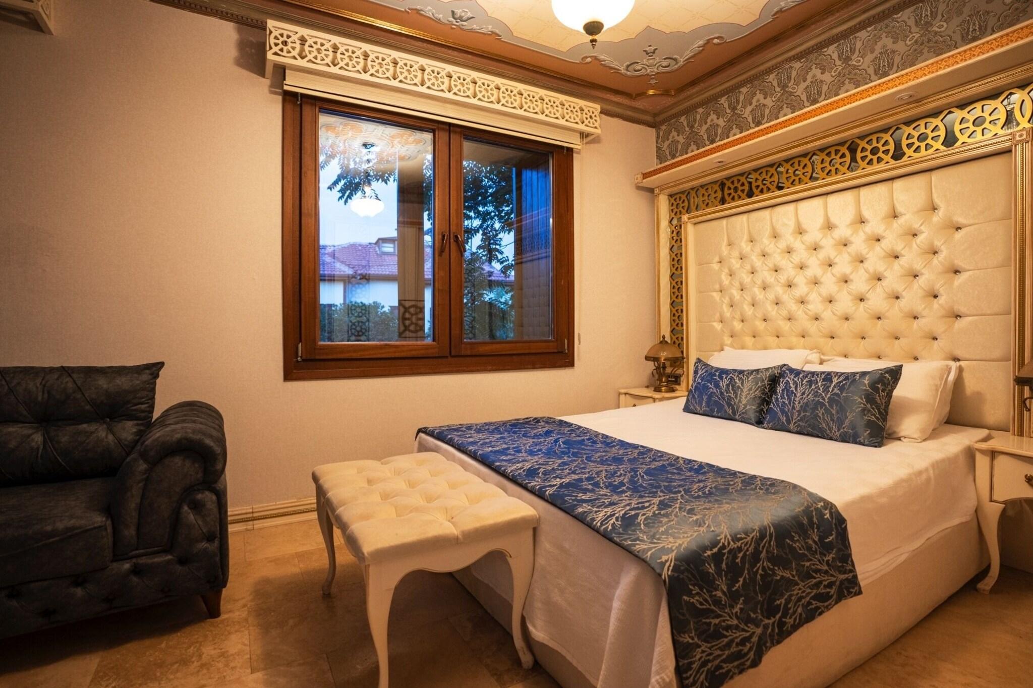 Double Deluxe Queen Bed