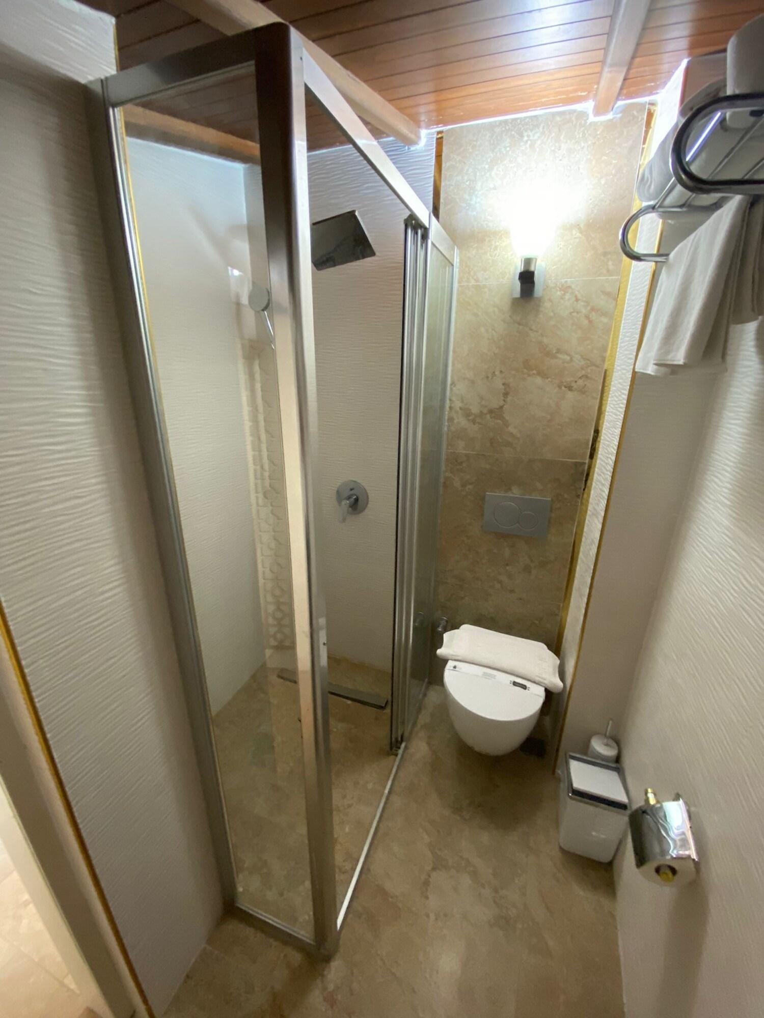 Double Superior Queen Bed