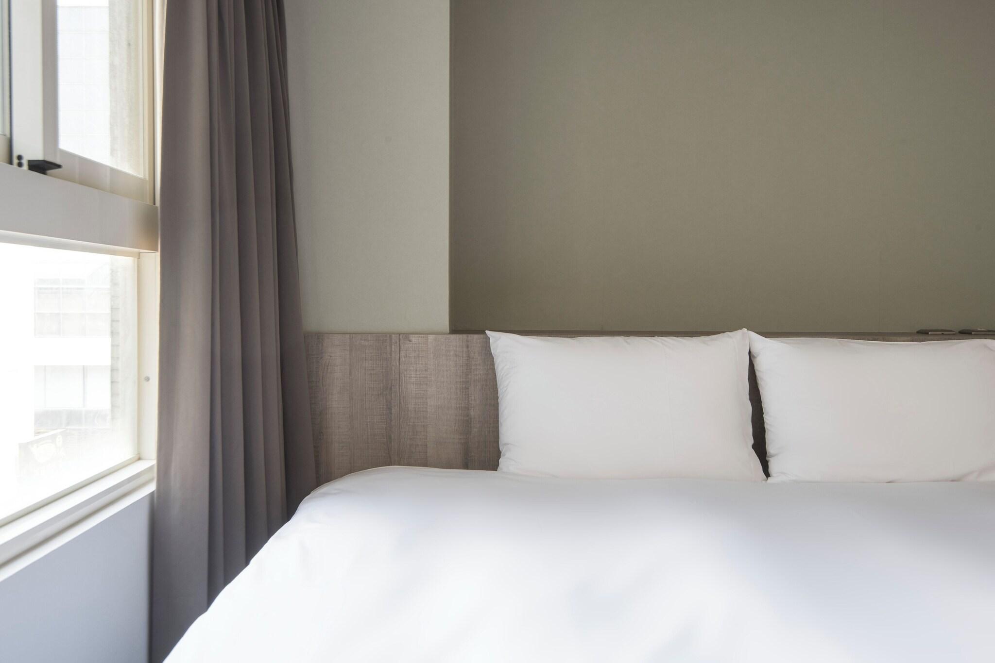 Double Superior Queen Bed