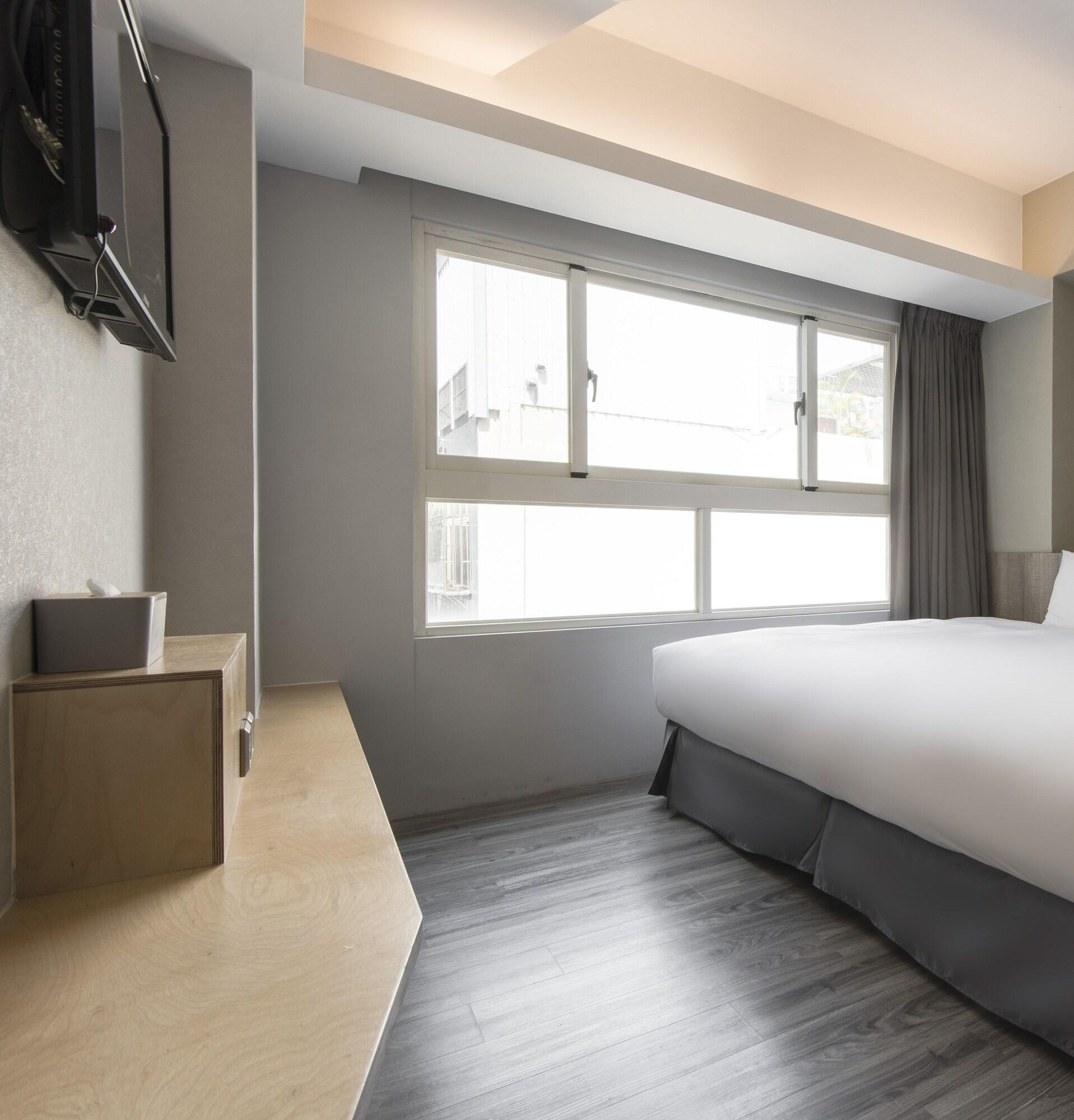 Double Superior Queen Bed