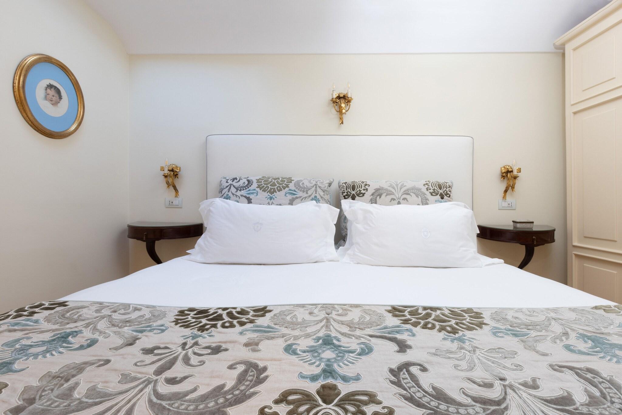 Double Classic Queen Bed