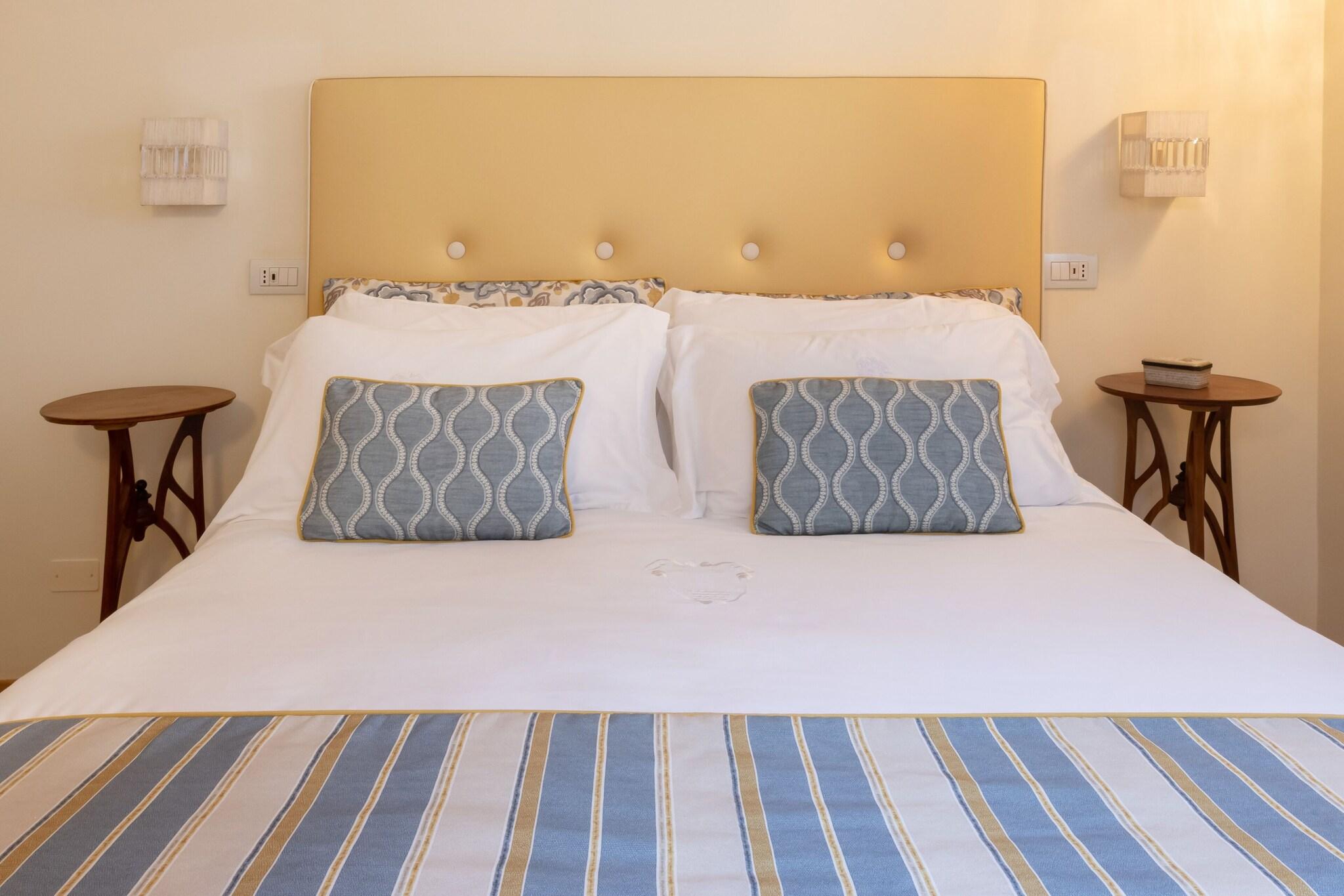 Double Classic Queen Bed