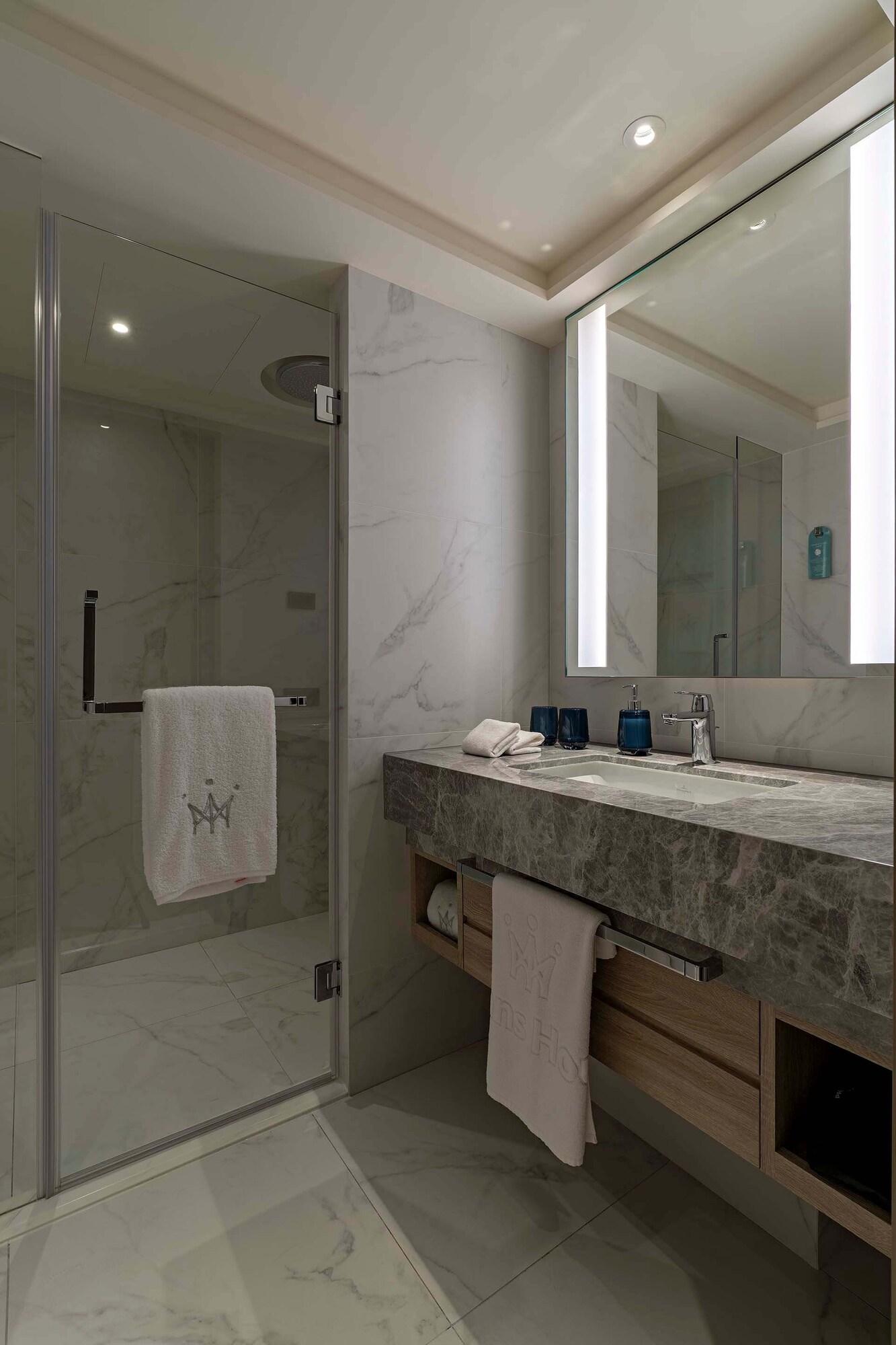 Double Executive King Bed