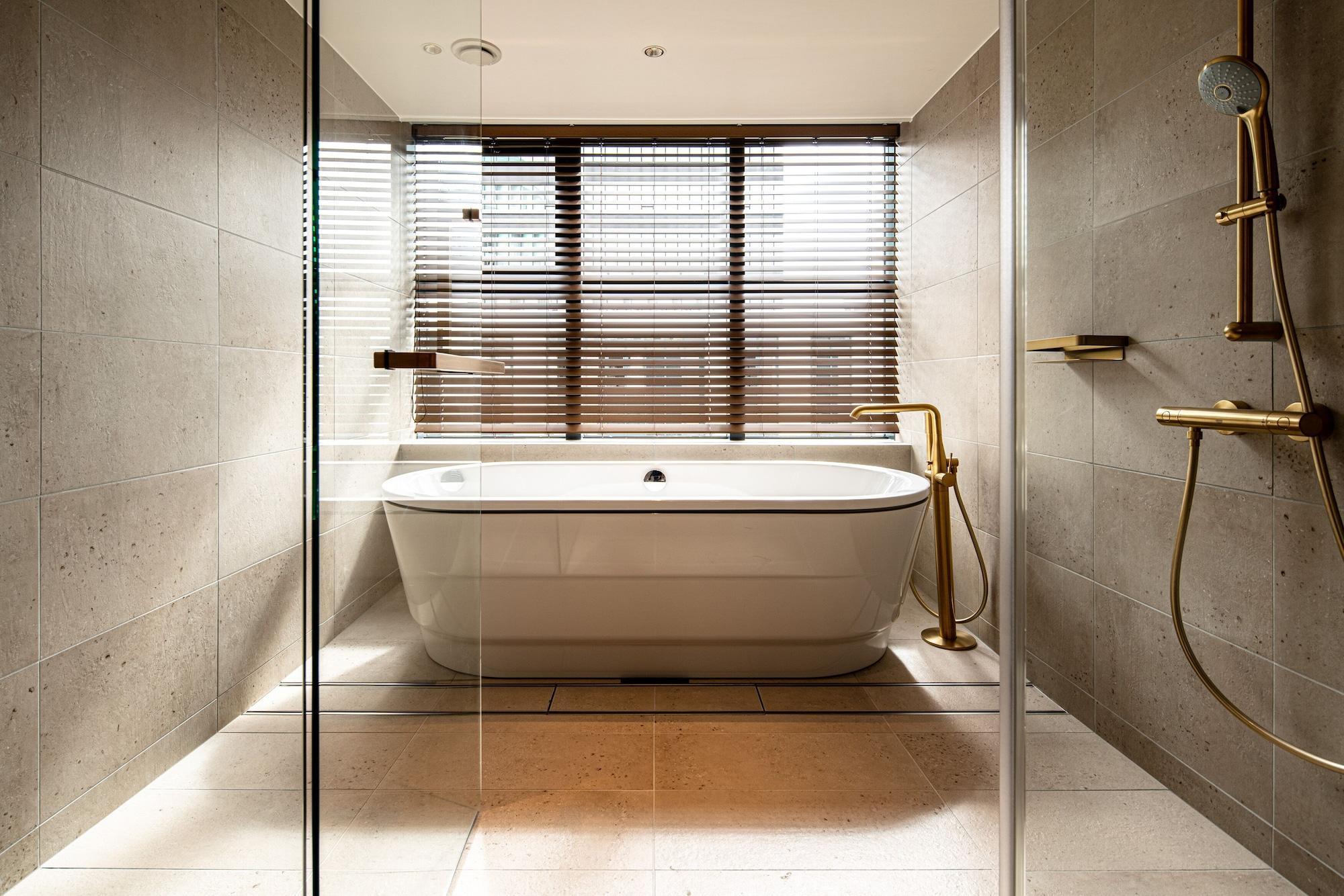 Double King Bed Non Smoking