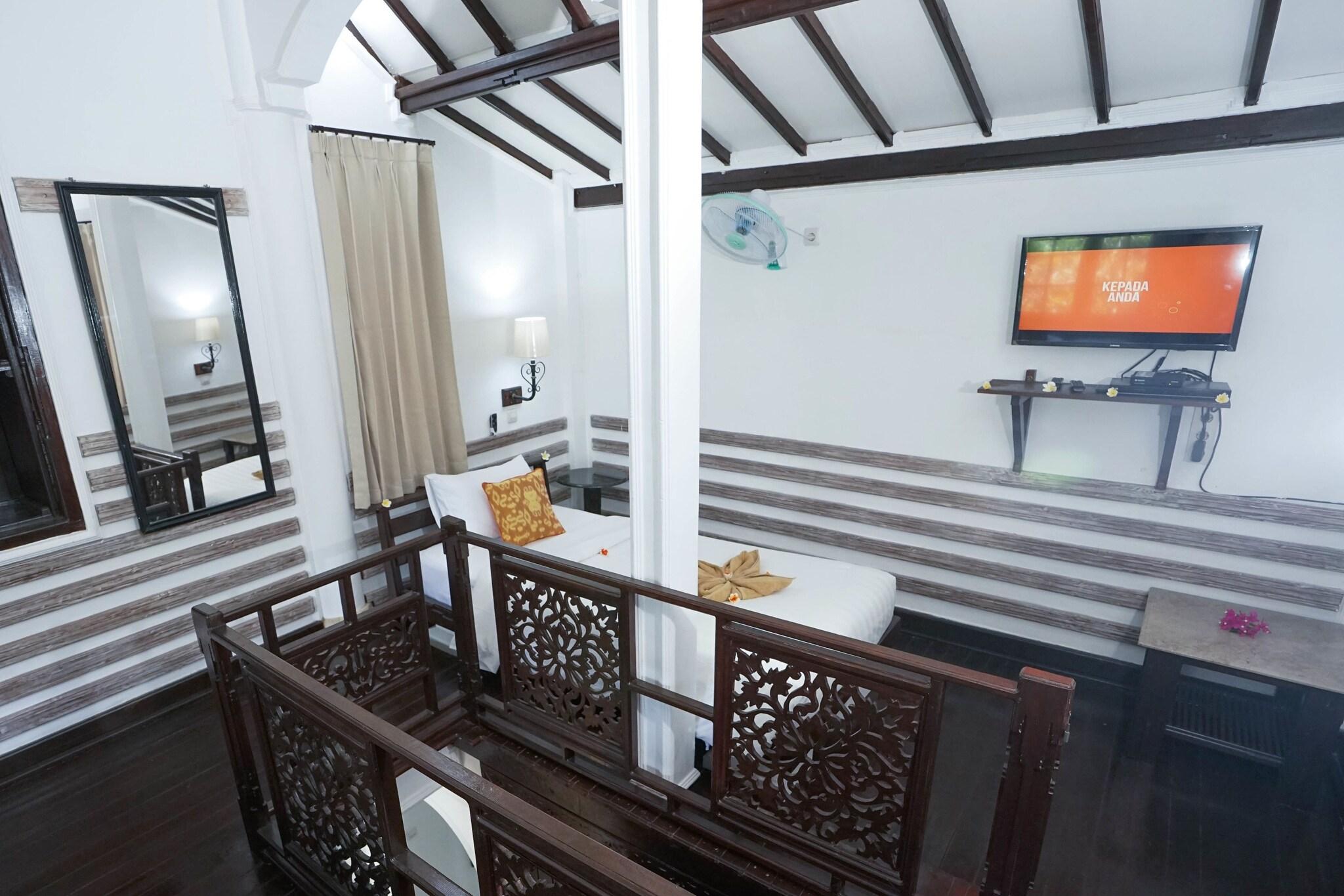 Bungalow King Size Bed