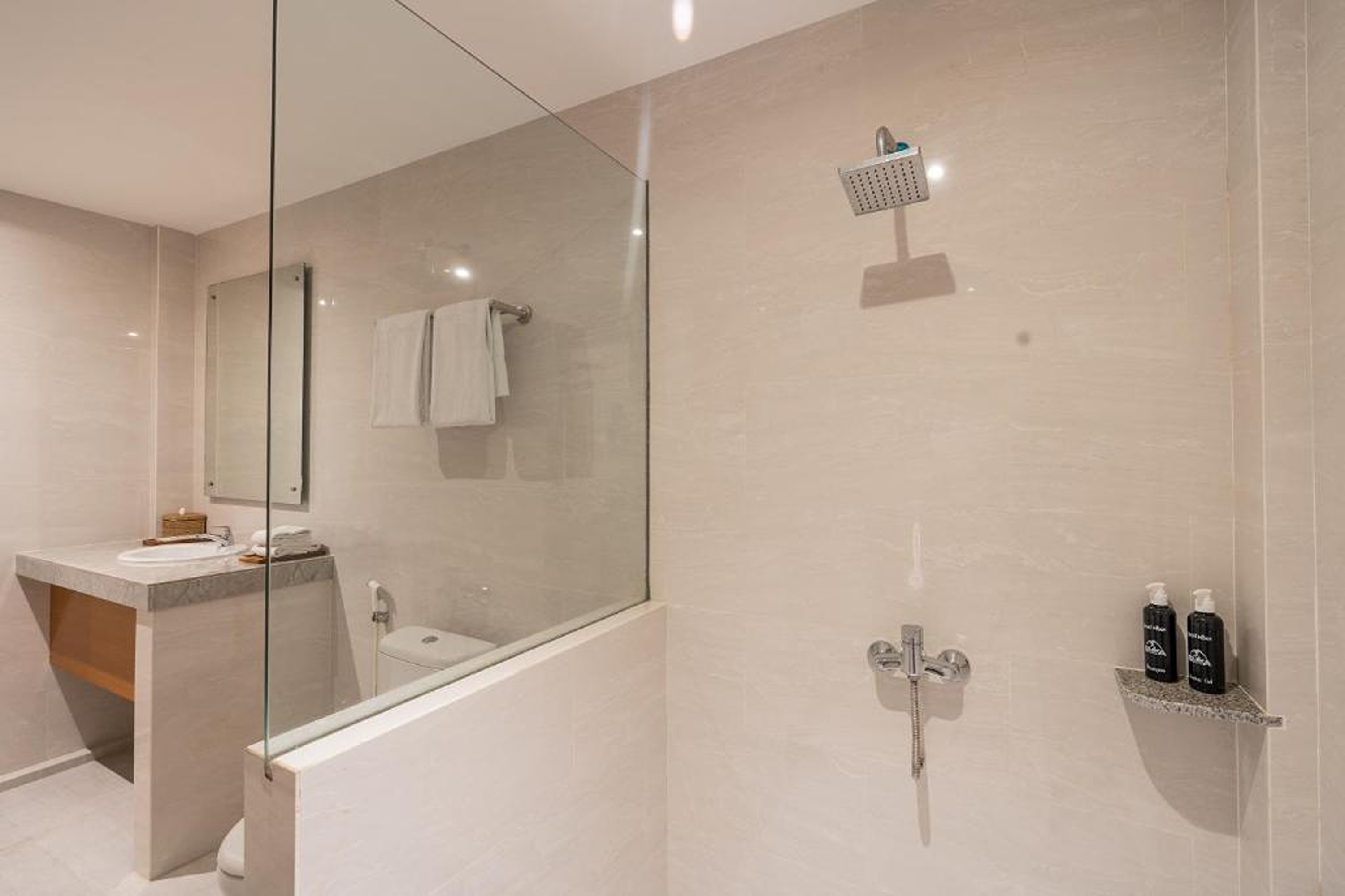 Twin Deluxe with Air Conditioning