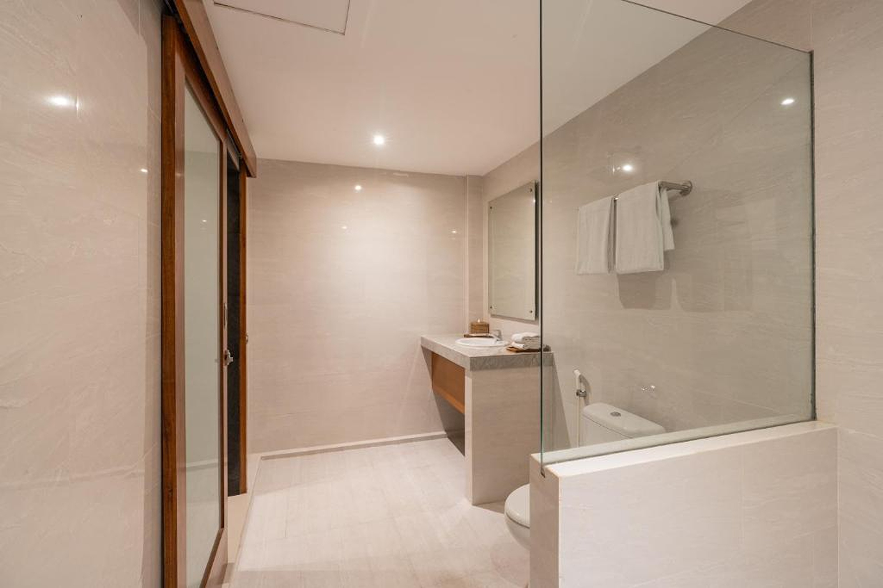 Twin Deluxe with Air Conditioning