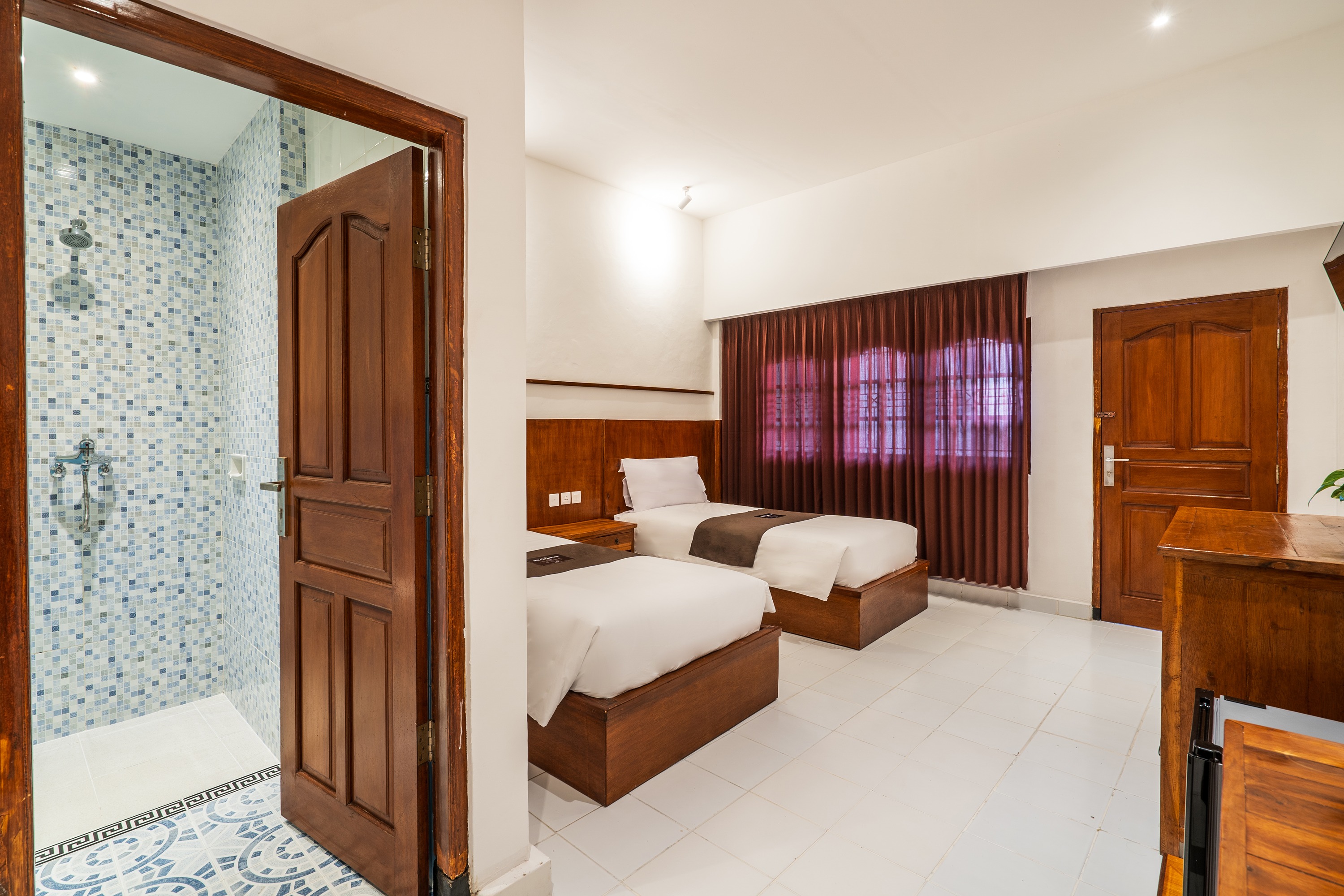 Twin with Air Conditioning