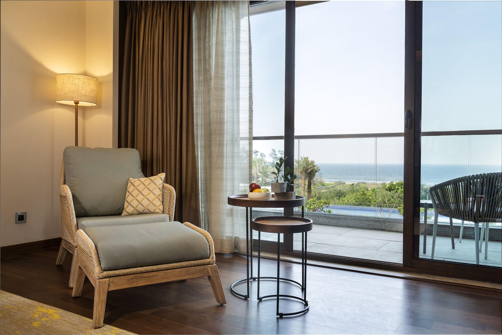 Suite Sea View King Bed