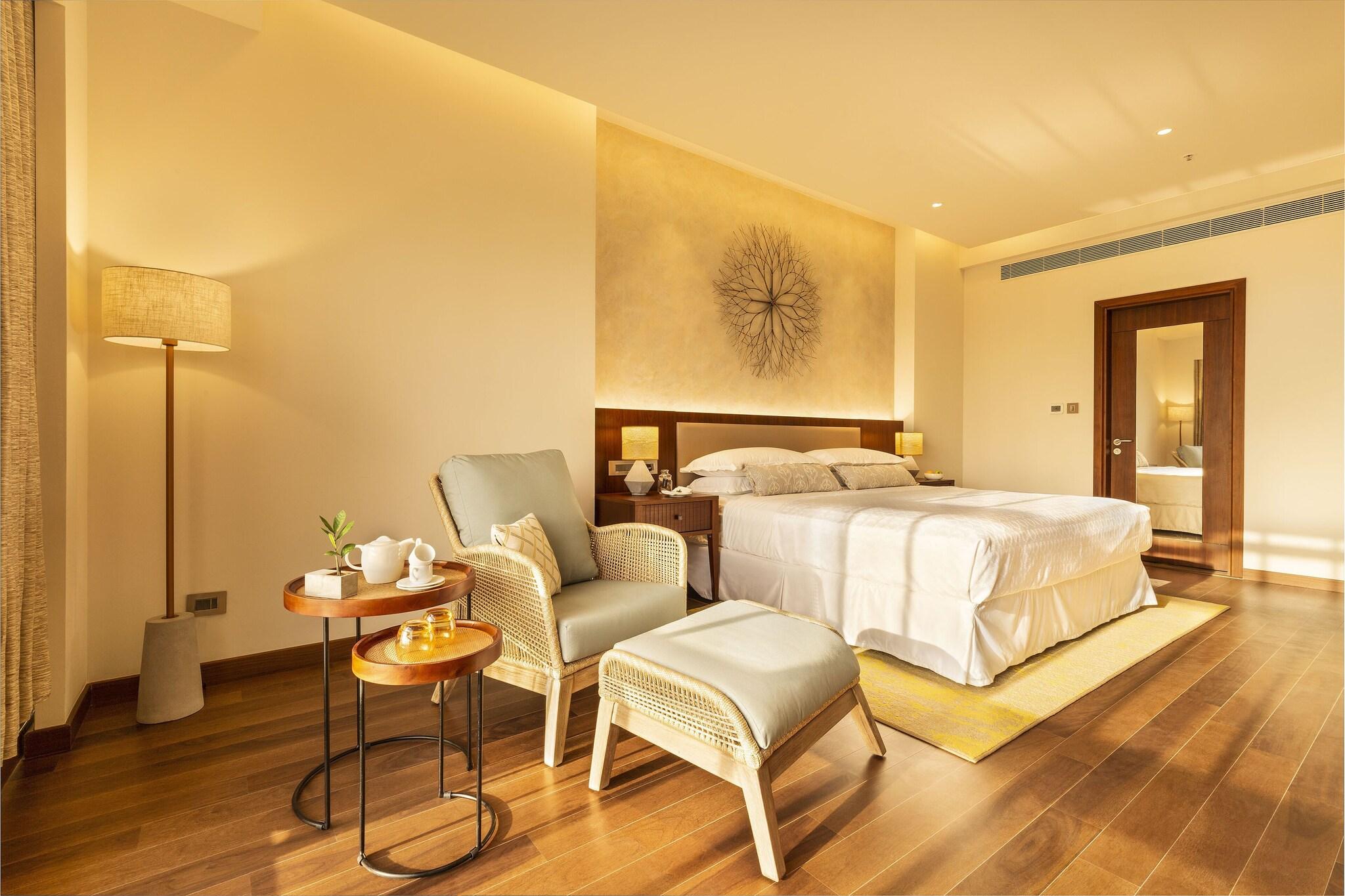 Suite Sea View King Bed