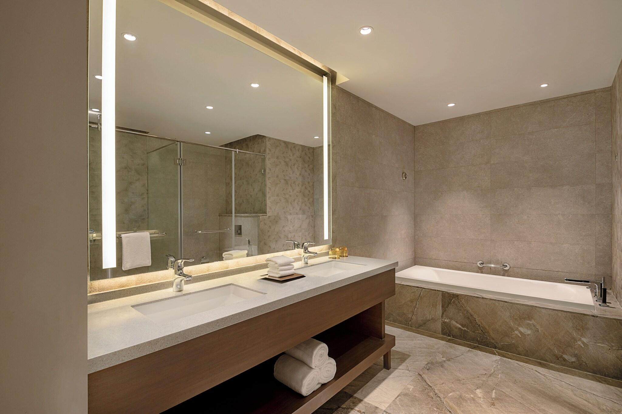 Suite Sea View King Bed