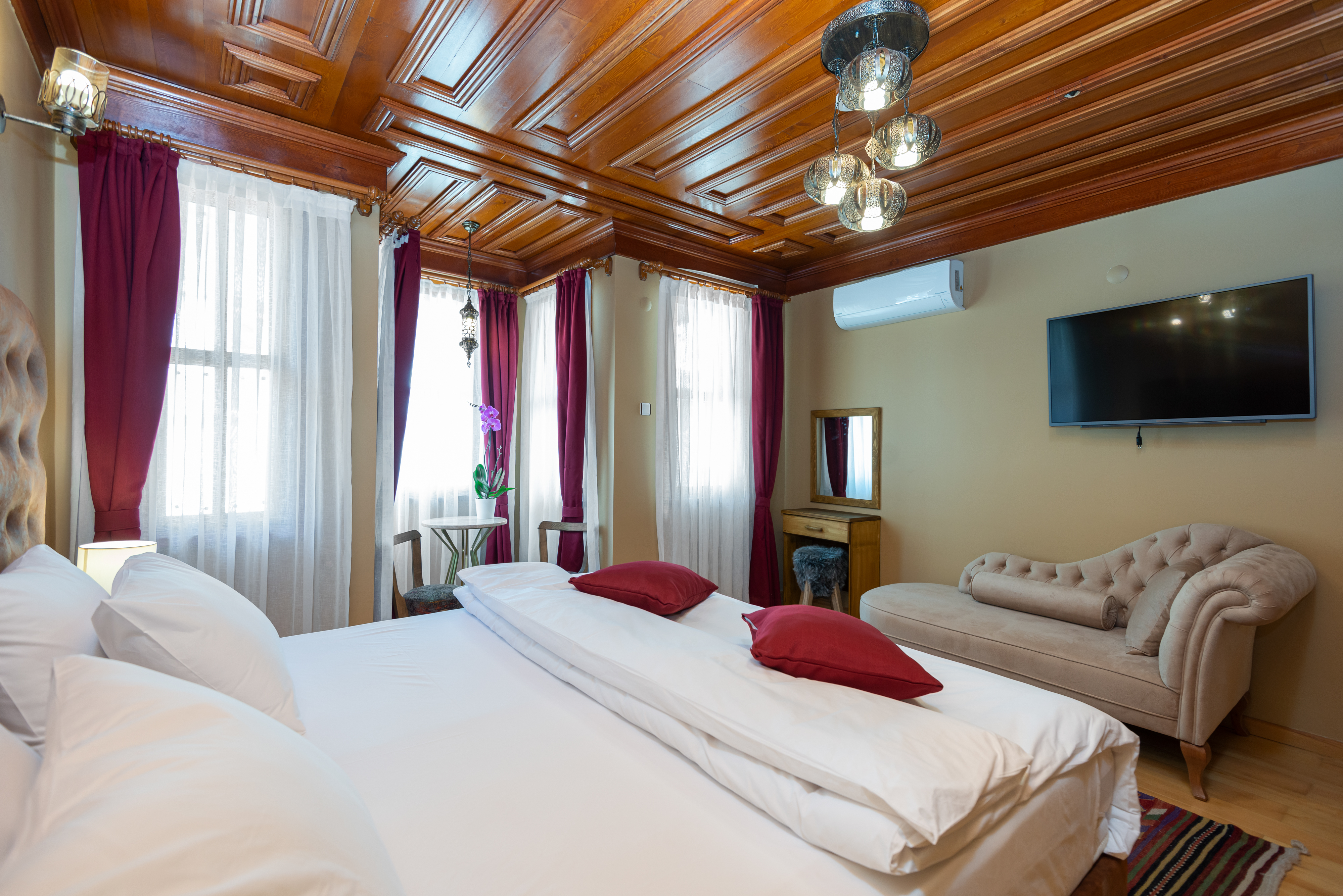 Double or Twin Deluxe