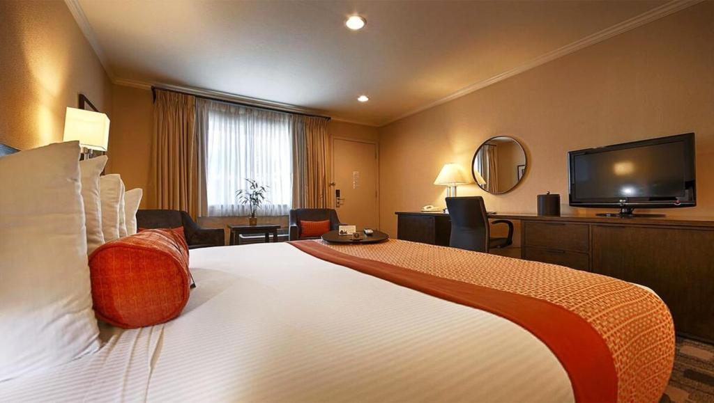 Double Deluxe King Bed