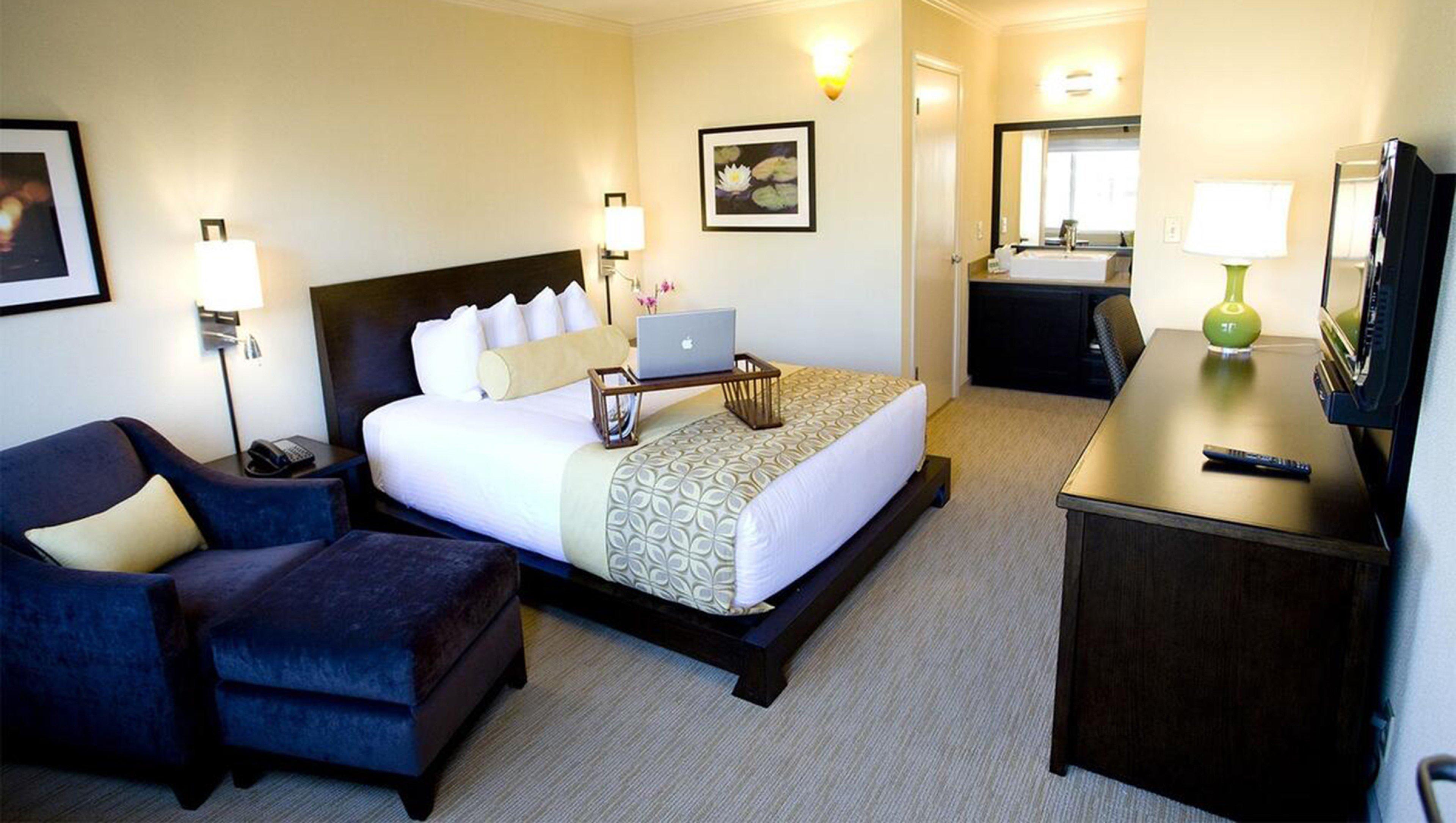 Double Deluxe Queen Bed