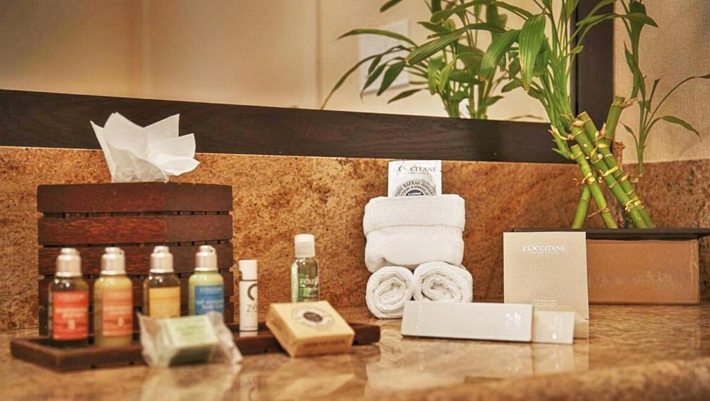 Double Deluxe King Bed