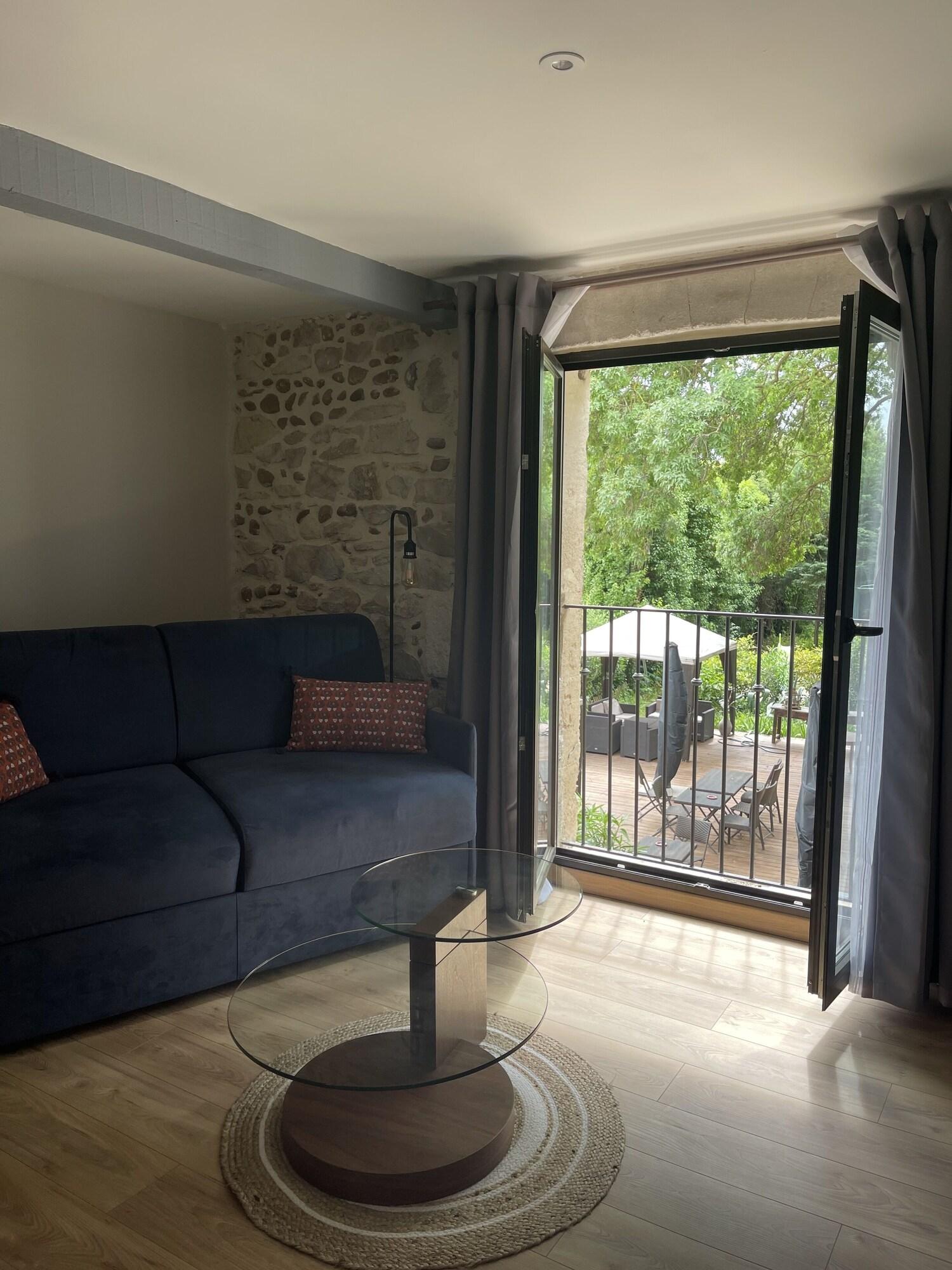 Quadruple Queen Size Bed