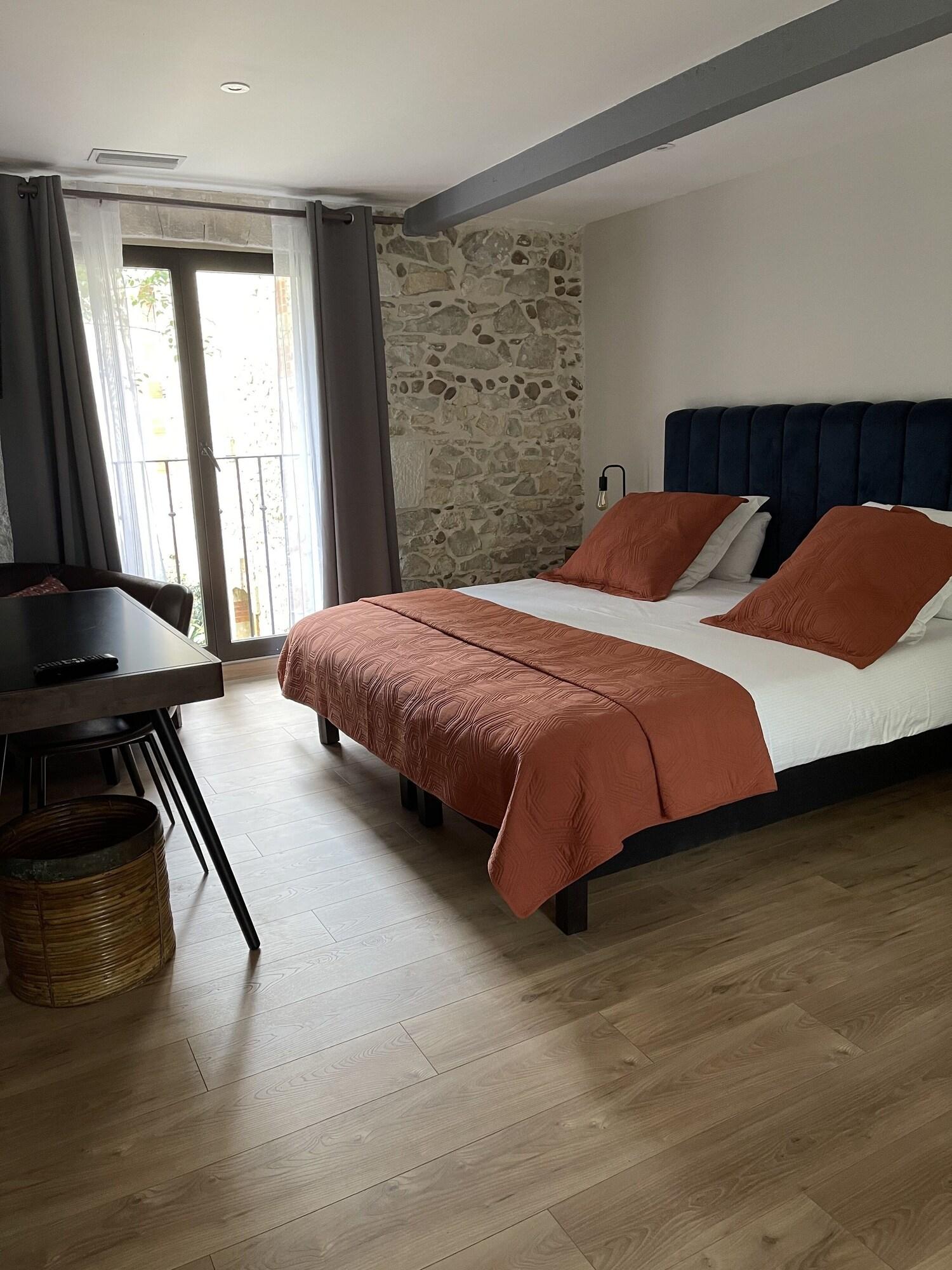 Quadruple Queen Size Bed