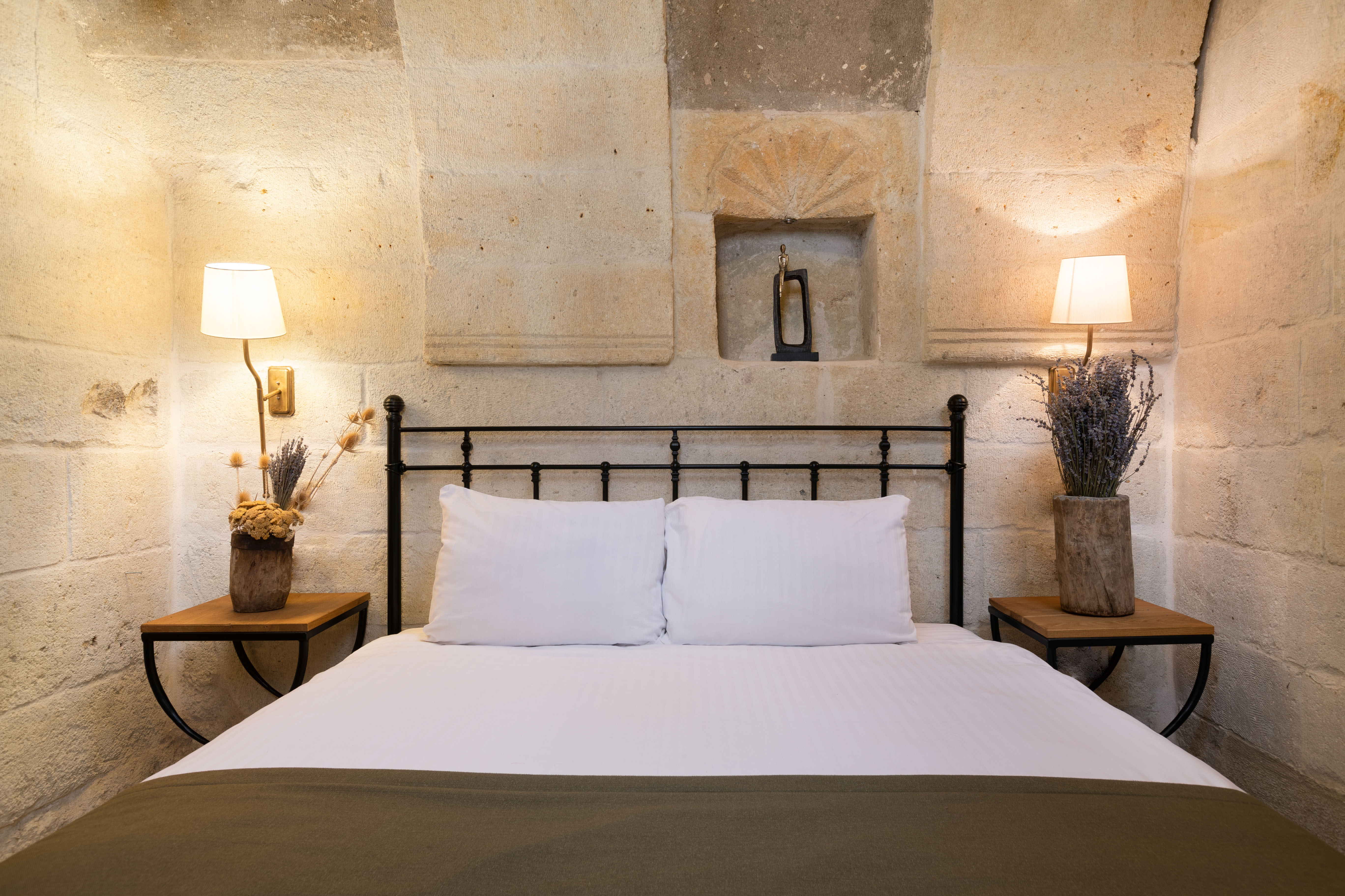 Double Deluxe One Bed