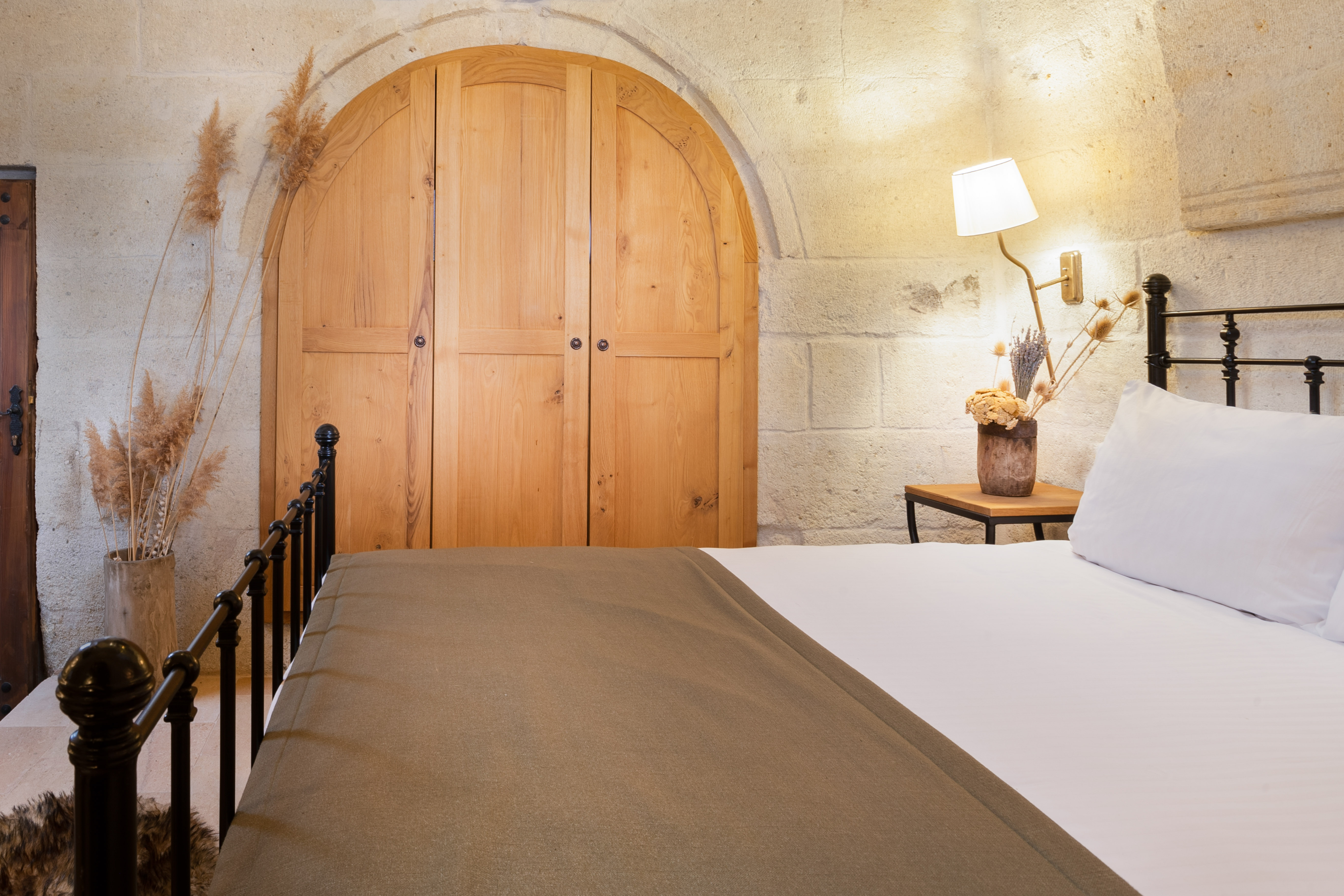 Double Deluxe One Bed