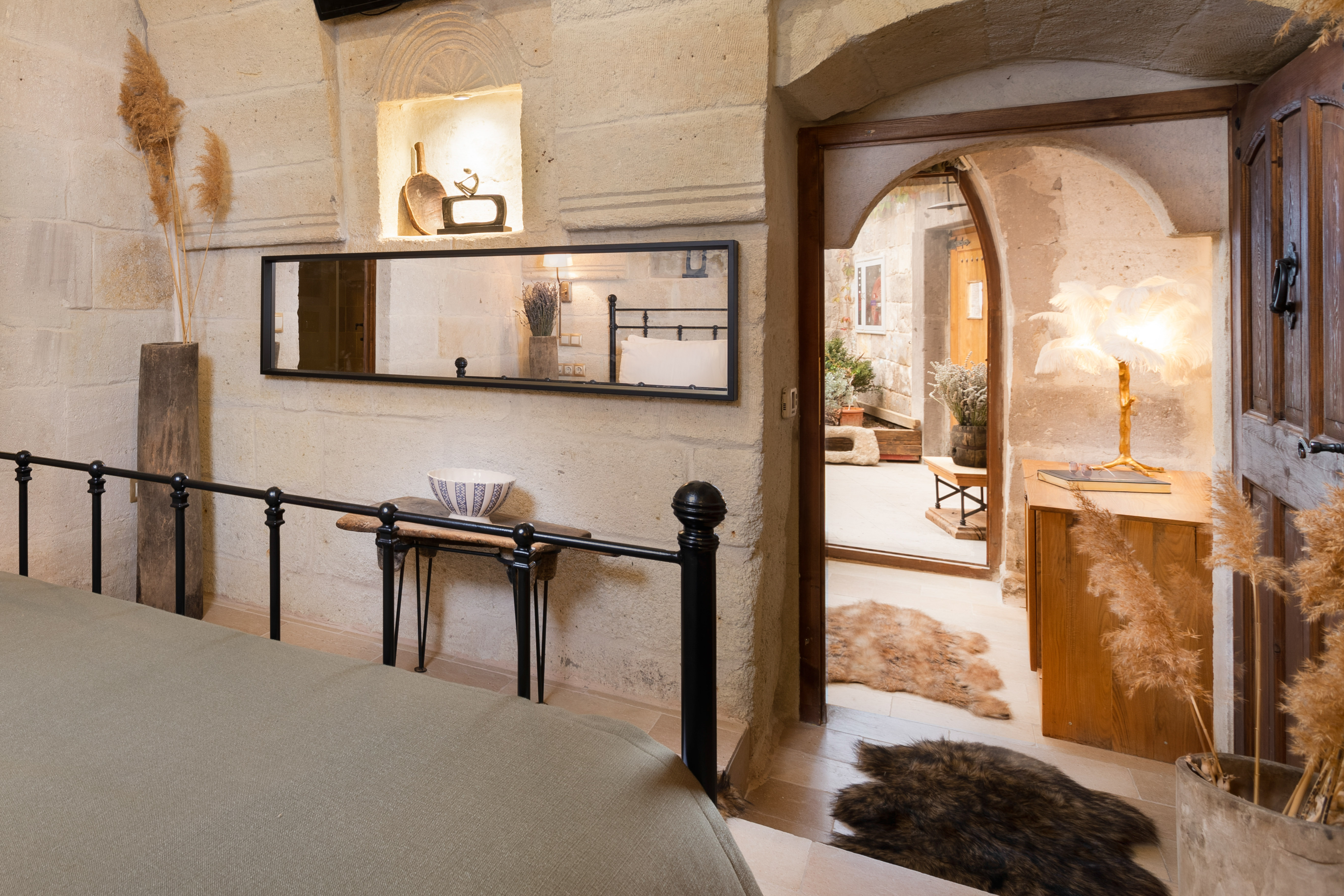 Double Deluxe One Bed