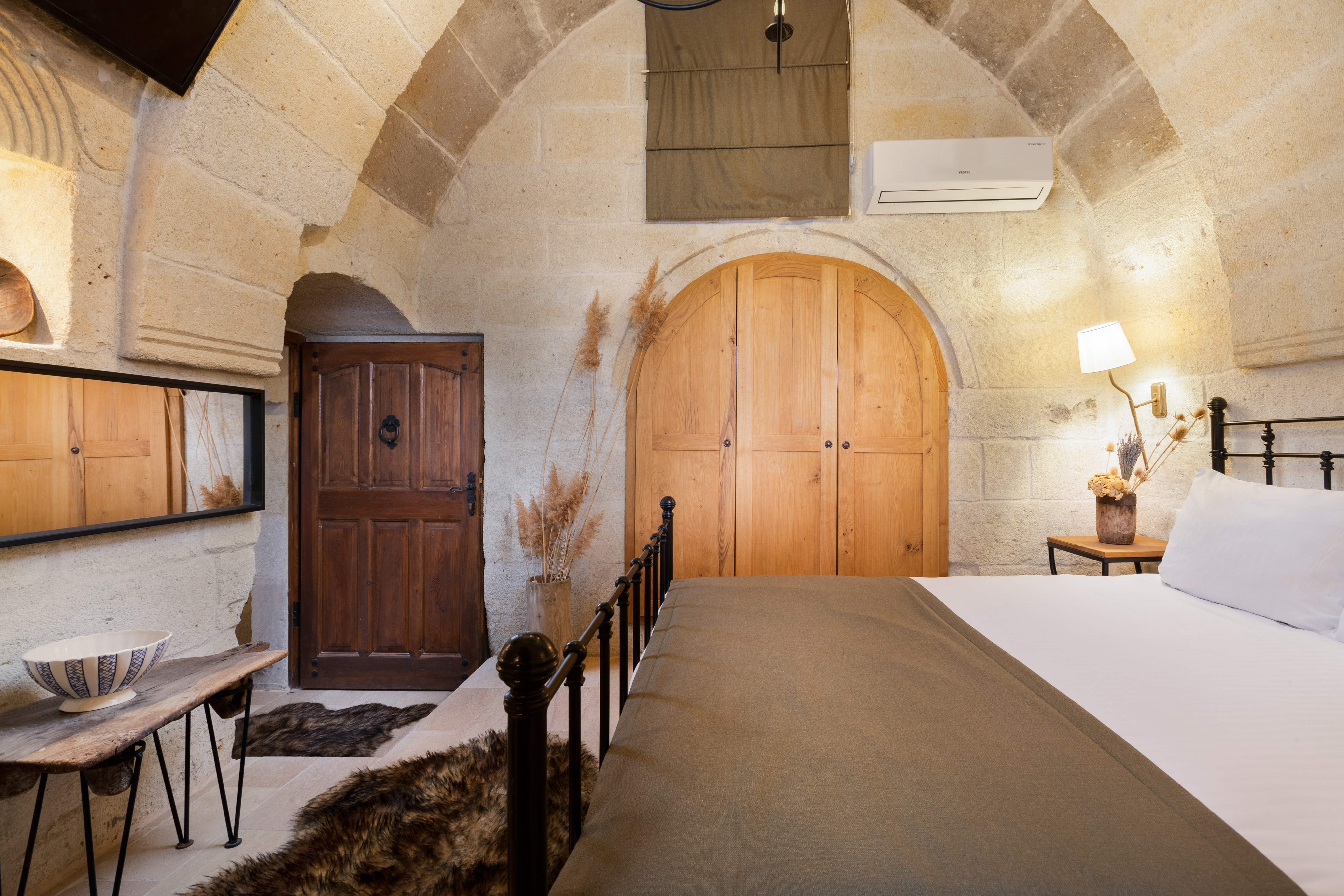 Double Deluxe One Bed