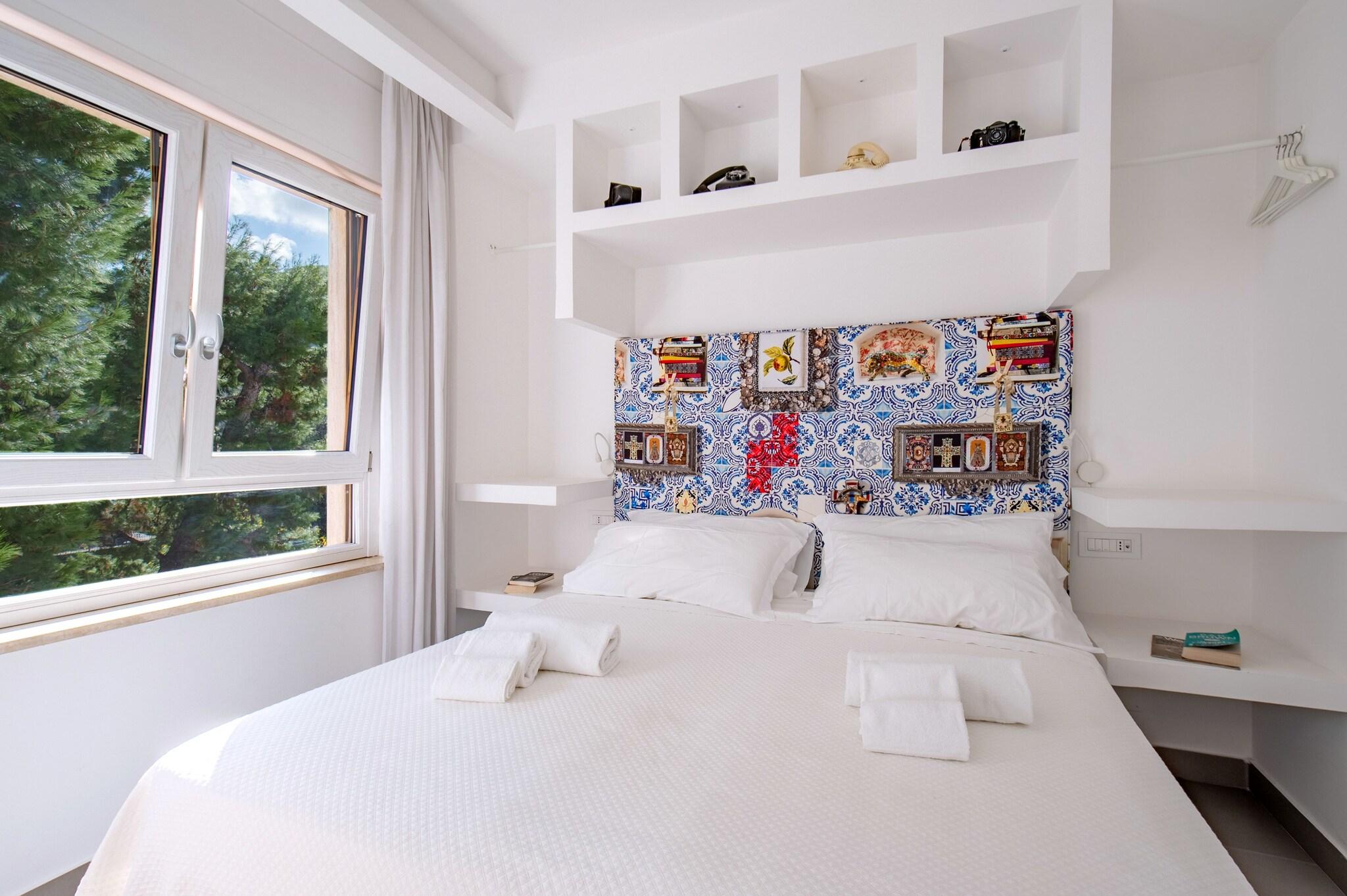 Junior Suite Queen Size Bed