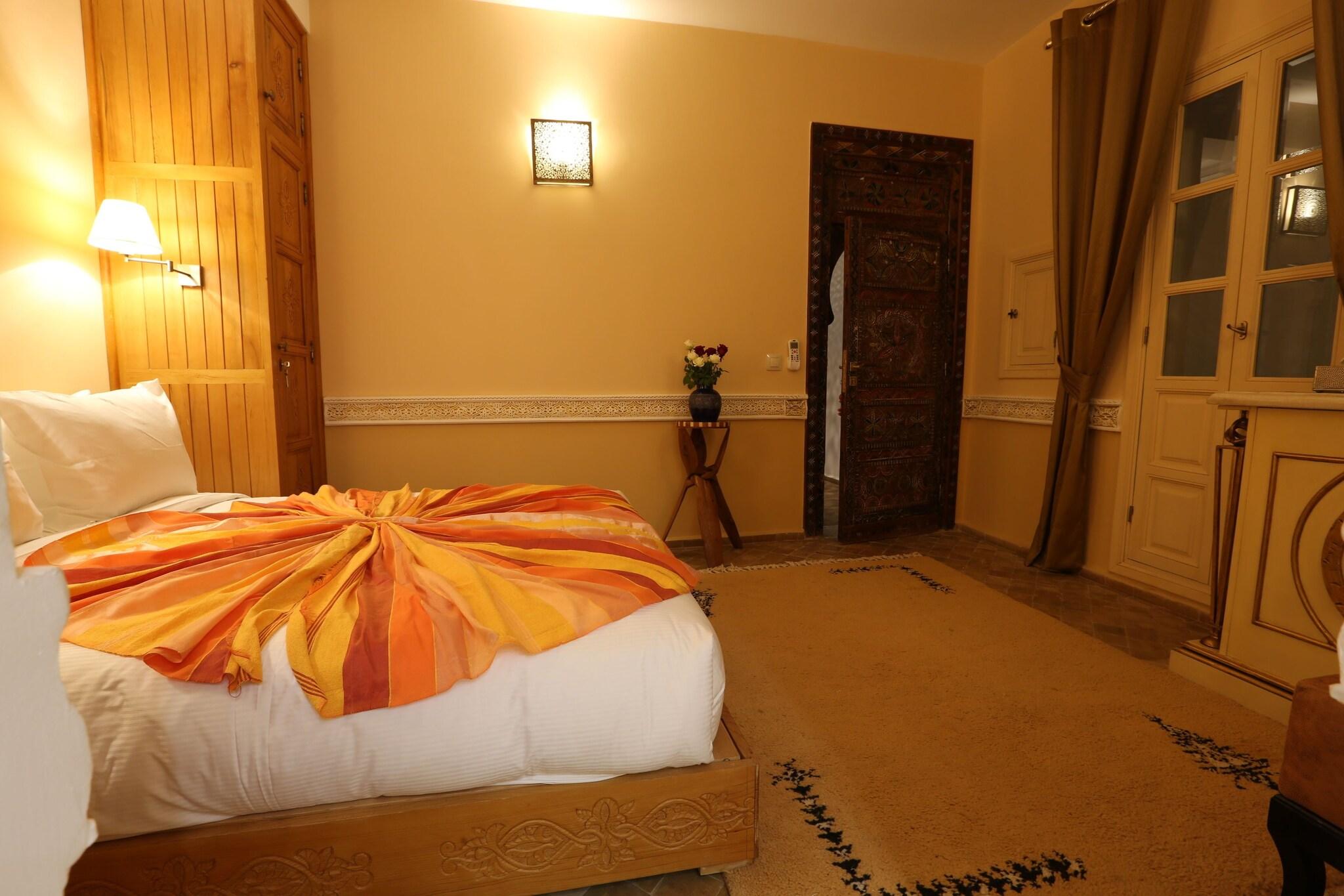 Double Deluxe Queen Bed