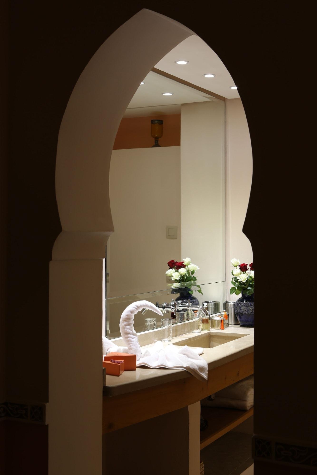 Double Classic Queen Bed