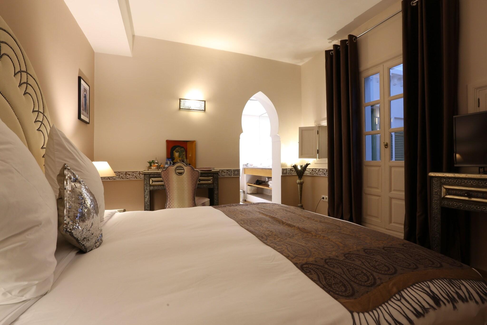 Double King Size Bed