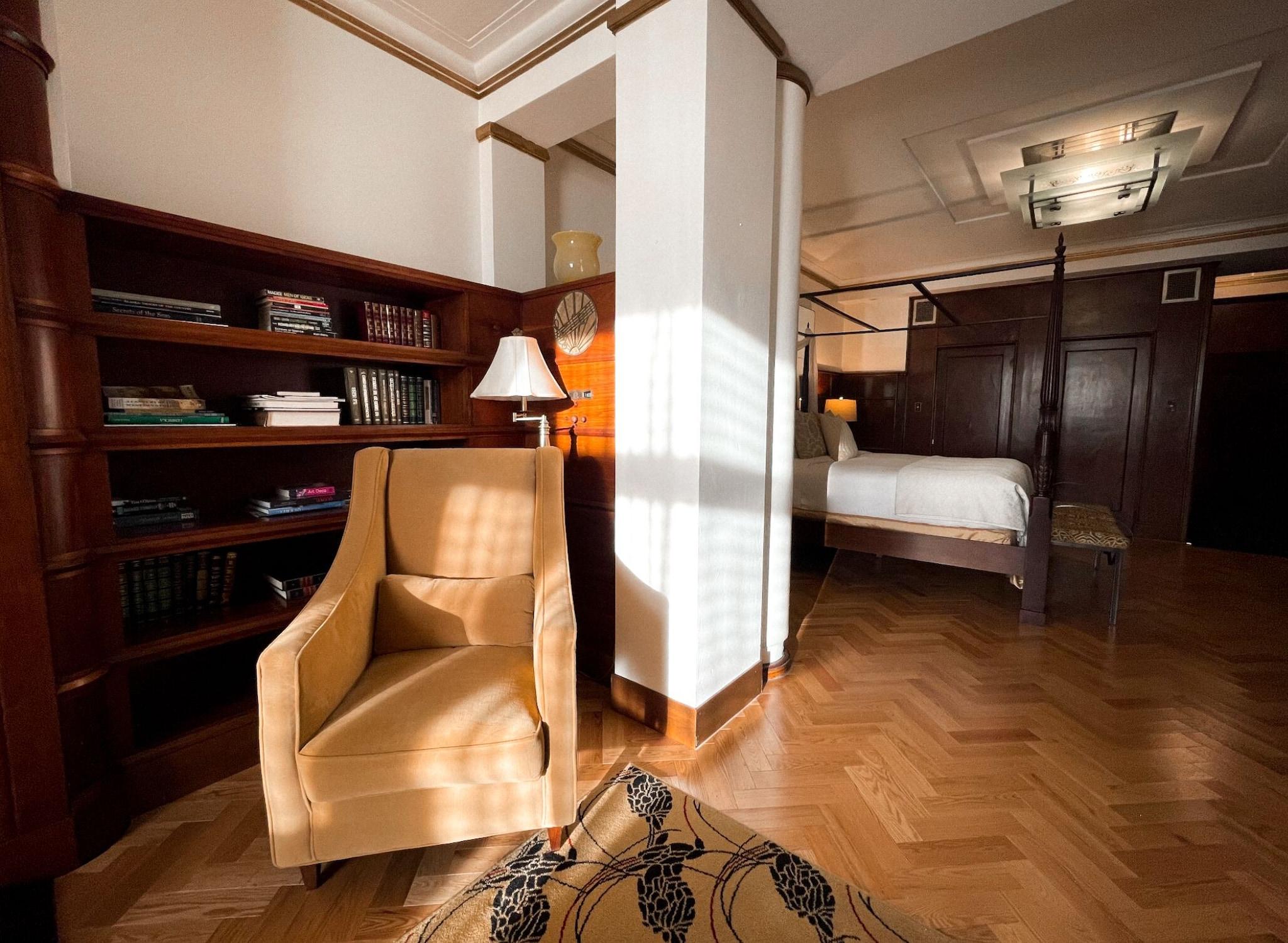 Junior Suite Executive King Bed