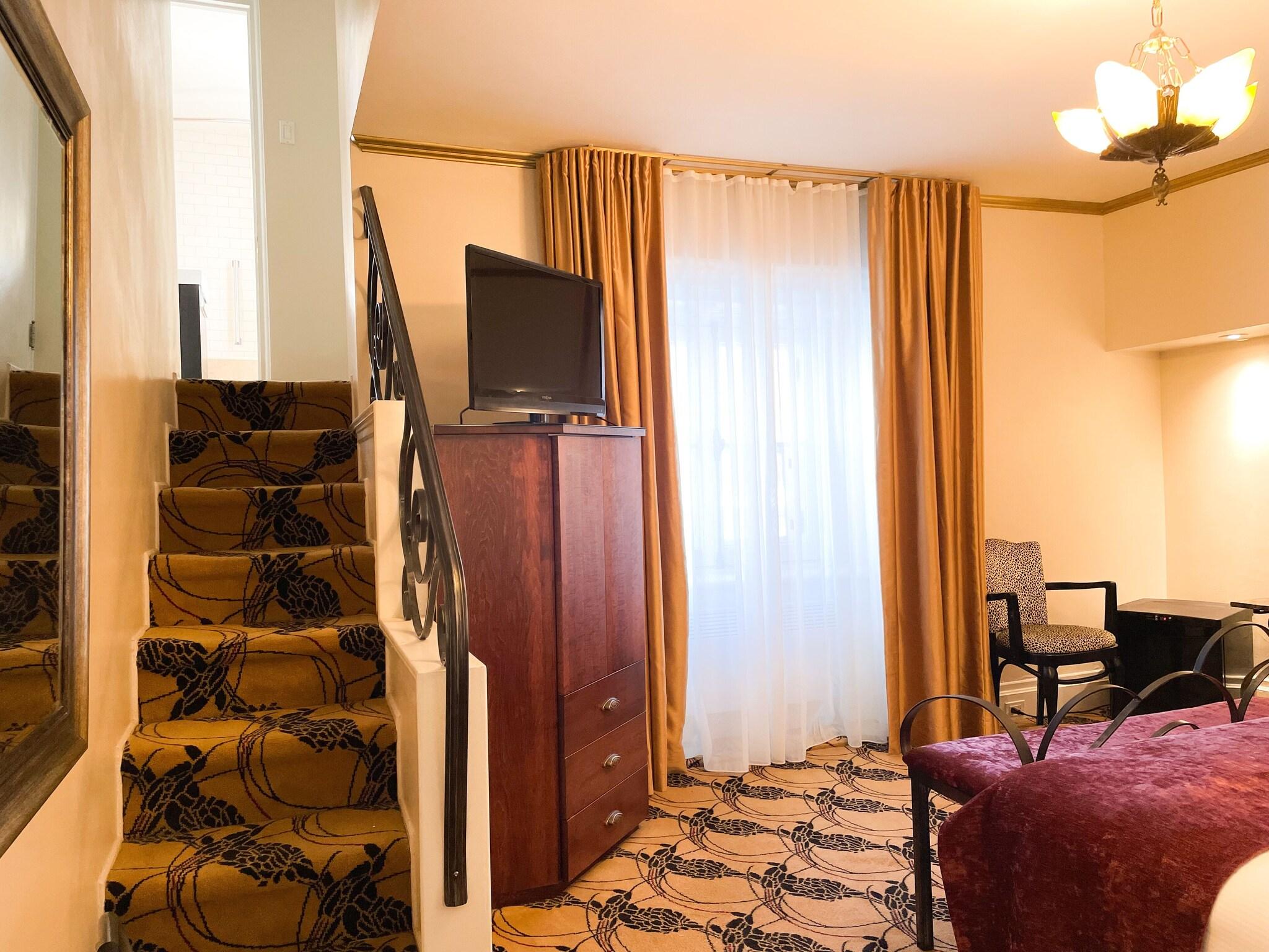 Double Classic Queen Bed