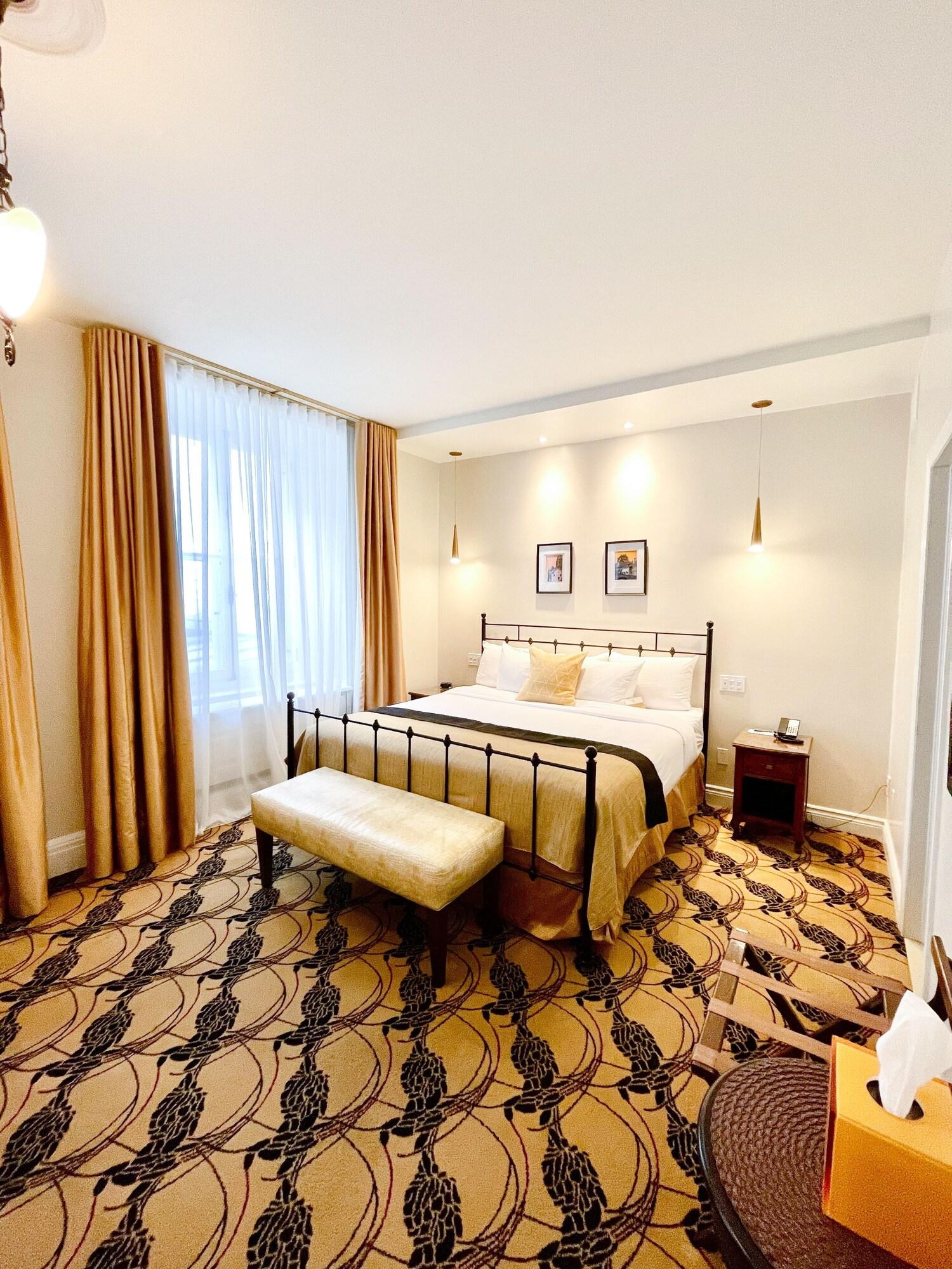 Double Deluxe King Bed