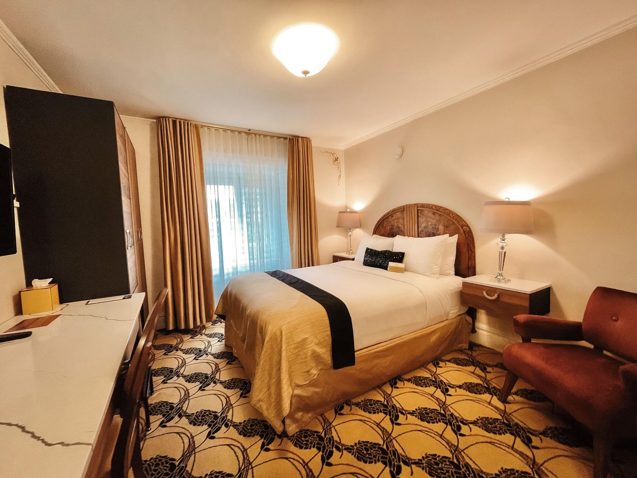 Double Queen Size Bed