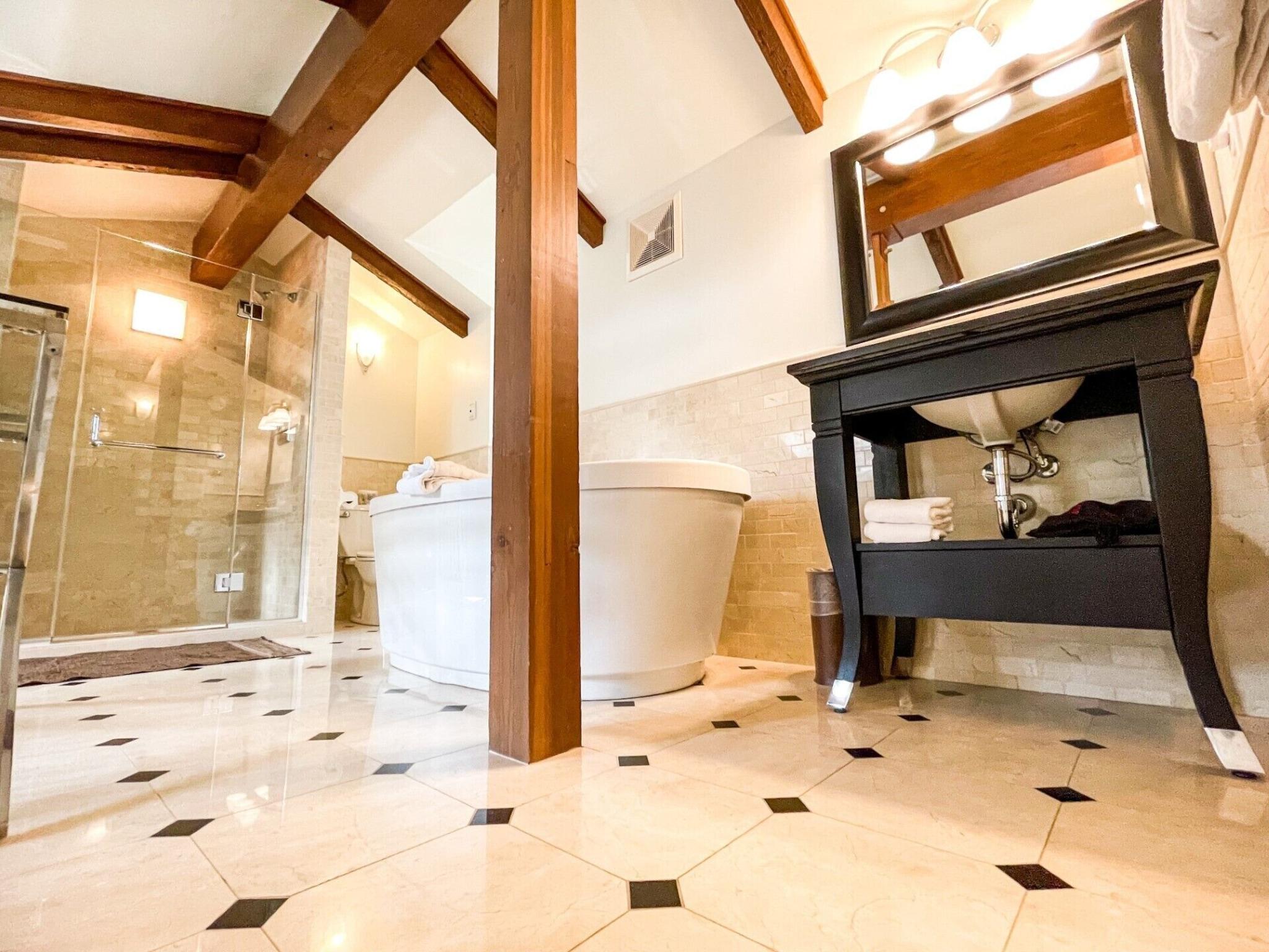 Junior Suite King Size Bed