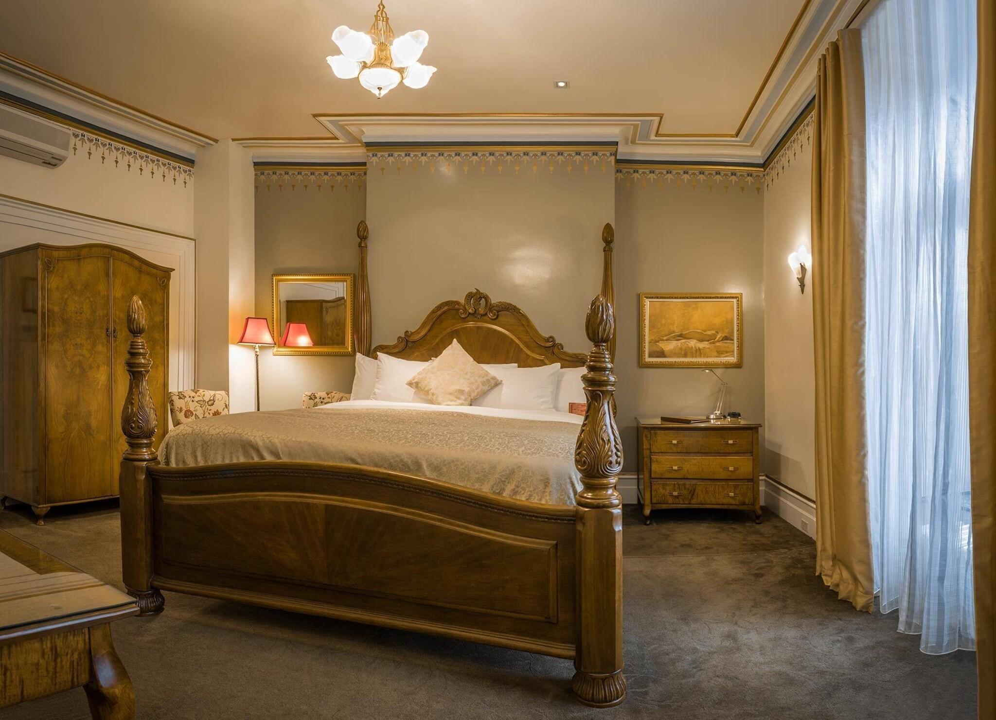 Junior Suite King Size Bed