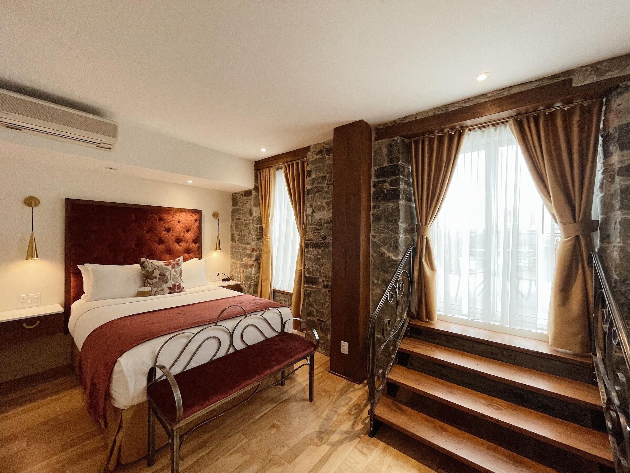 Double Classic Queen Bed