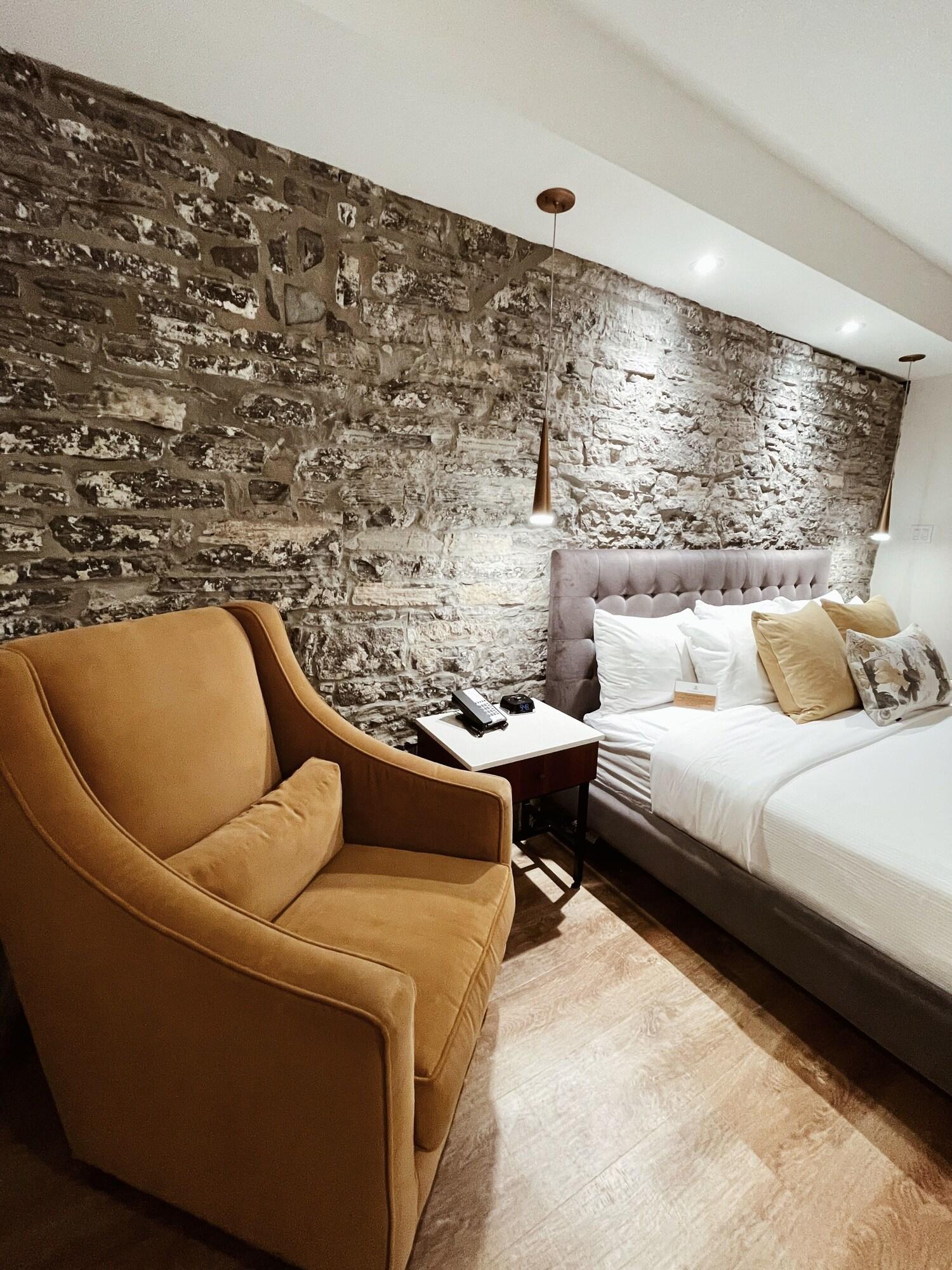 Double Deluxe King Bed