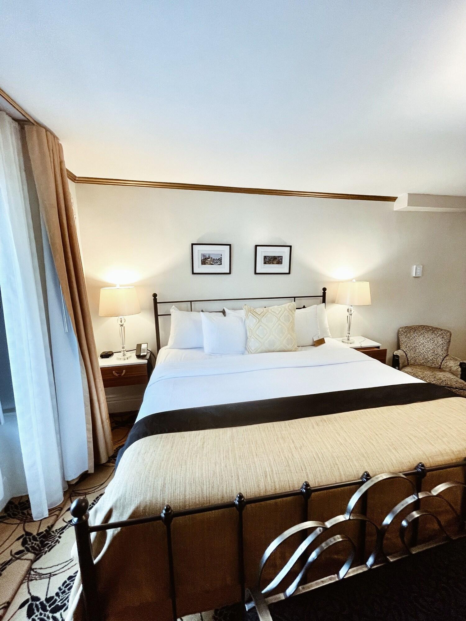 Double Deluxe King Bed