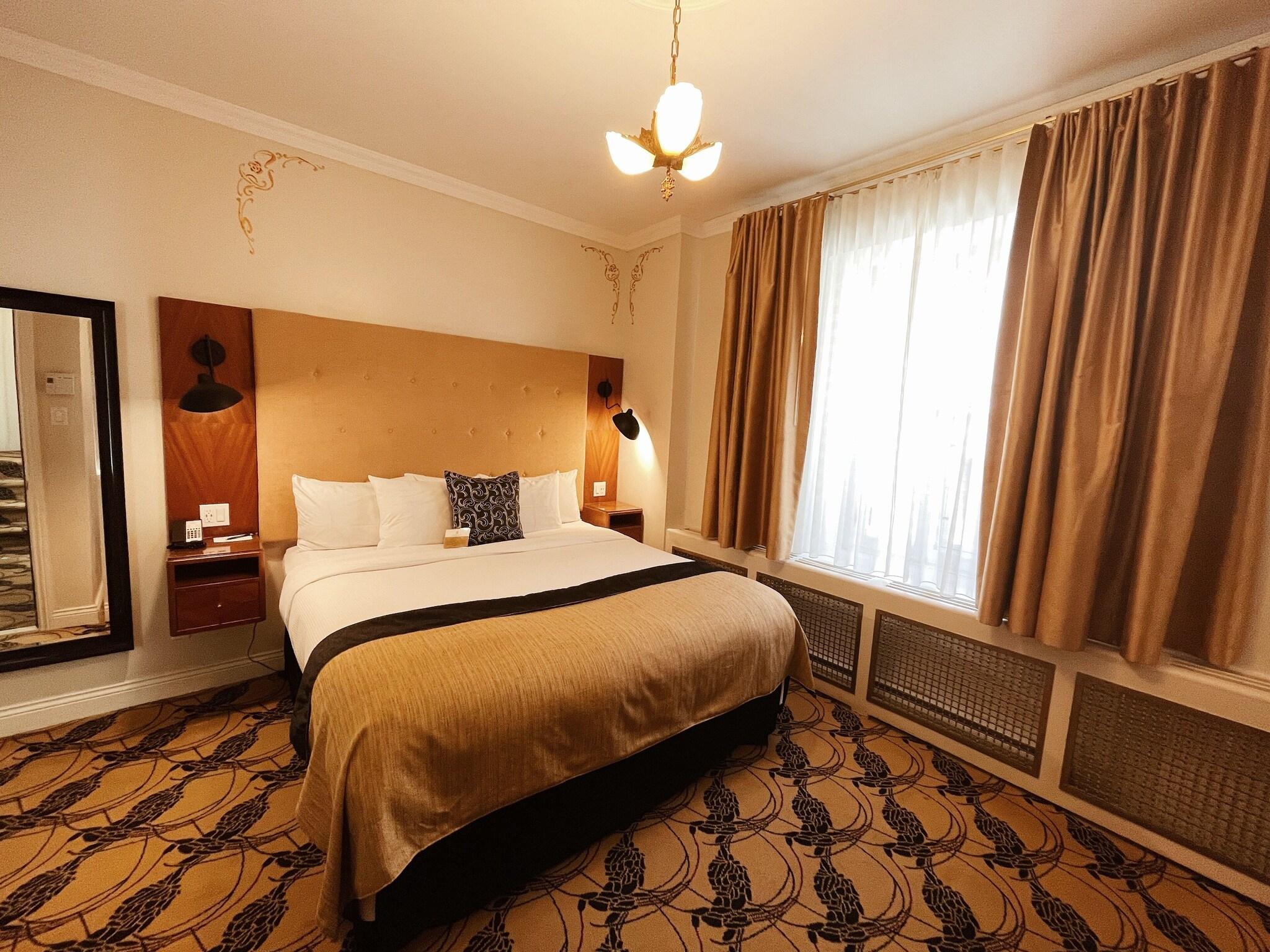 Double Deluxe King Bed