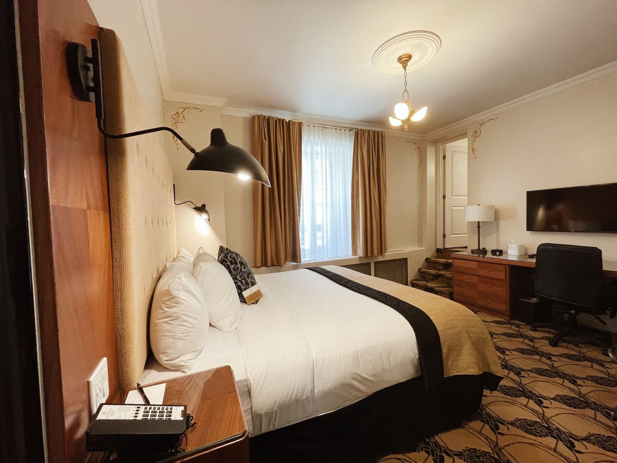 Double Deluxe King Bed