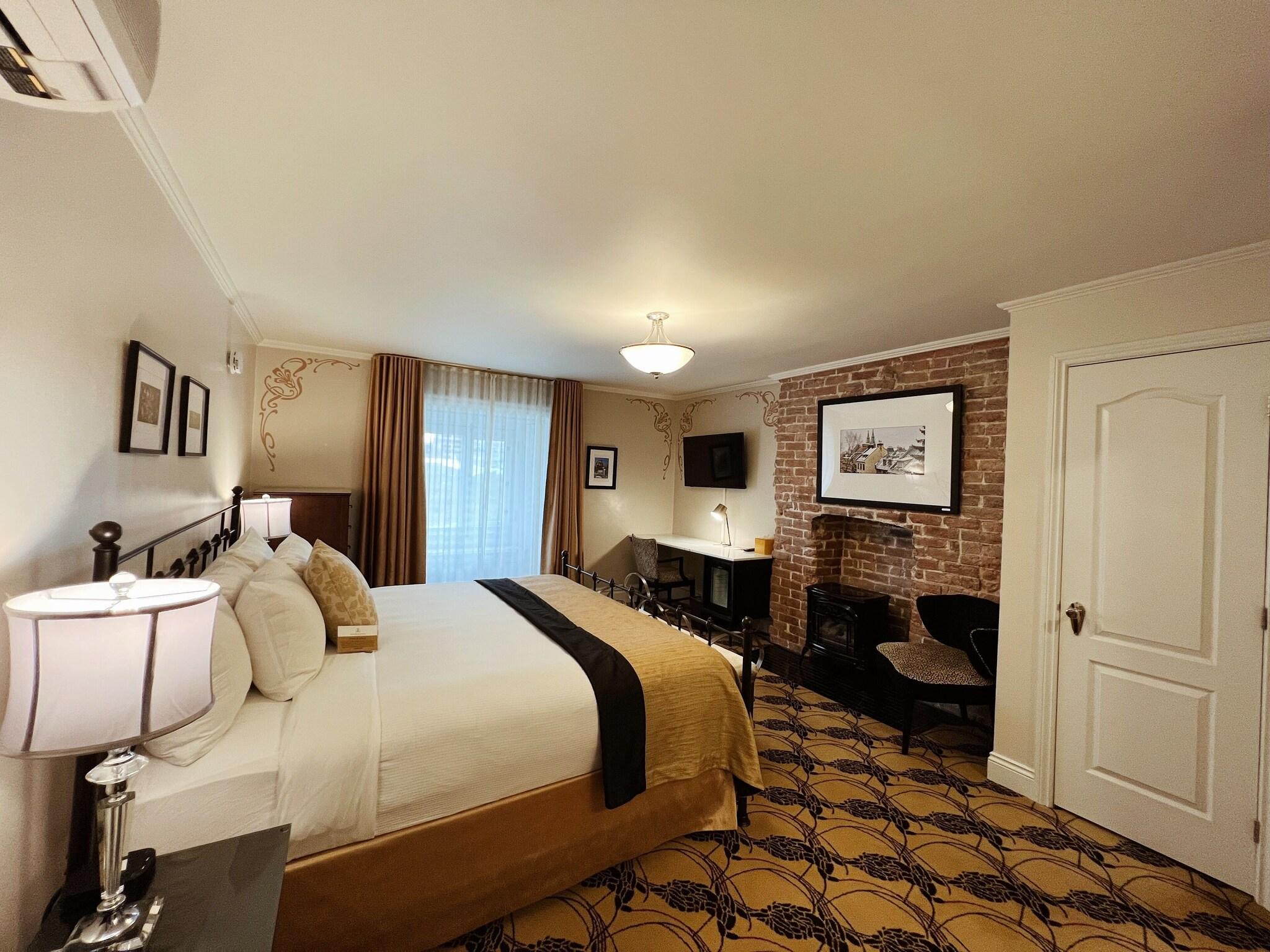 Double Deluxe King Bed