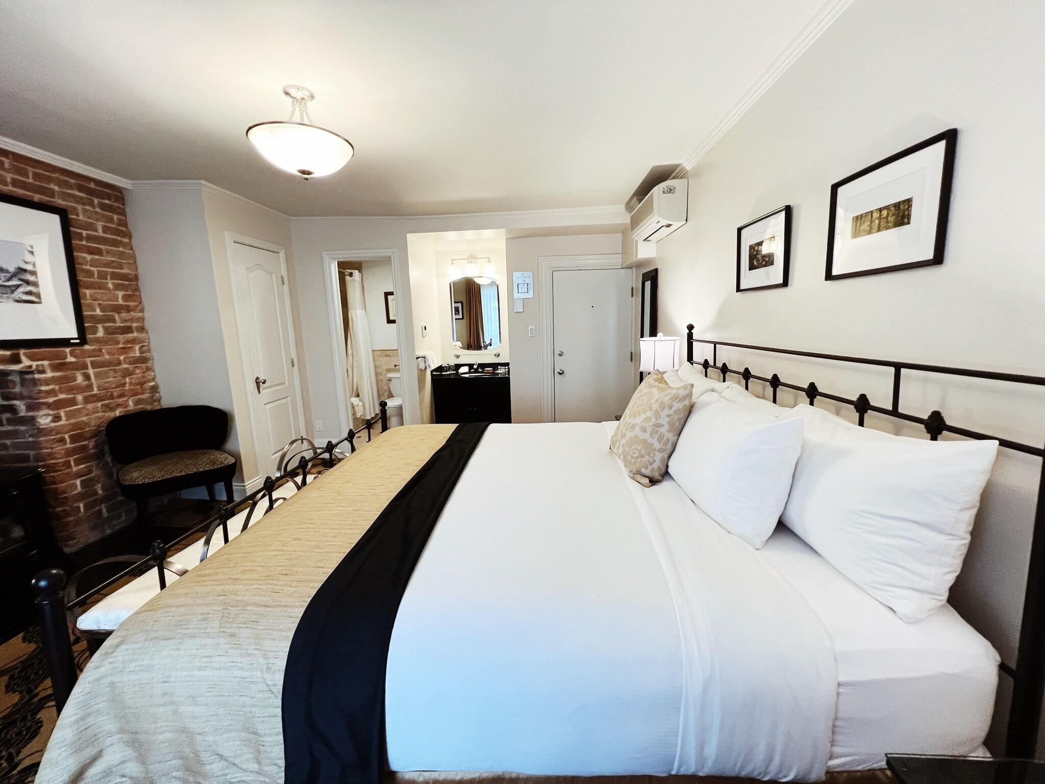 Double Deluxe King Bed