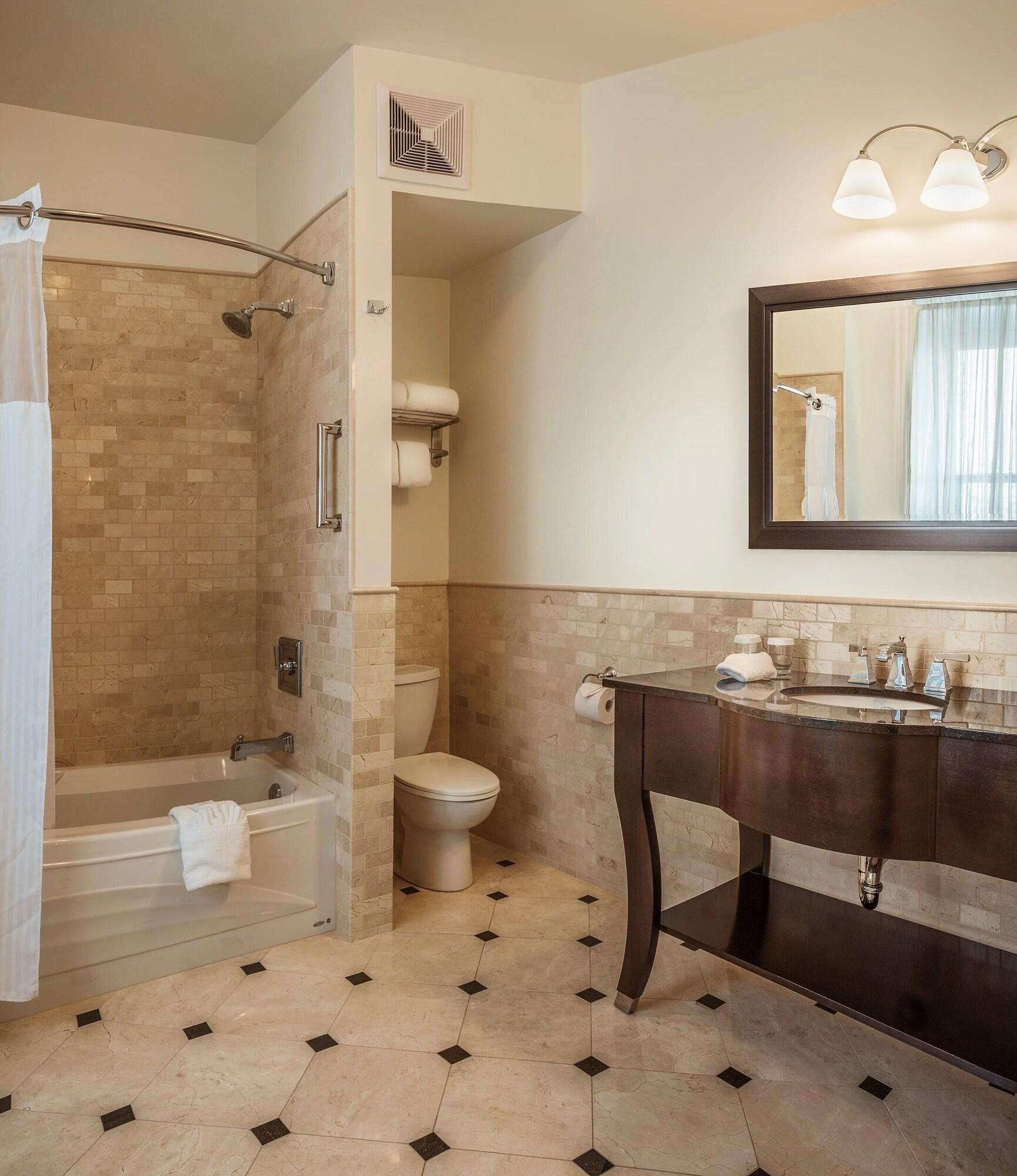 Double Deluxe King Bed