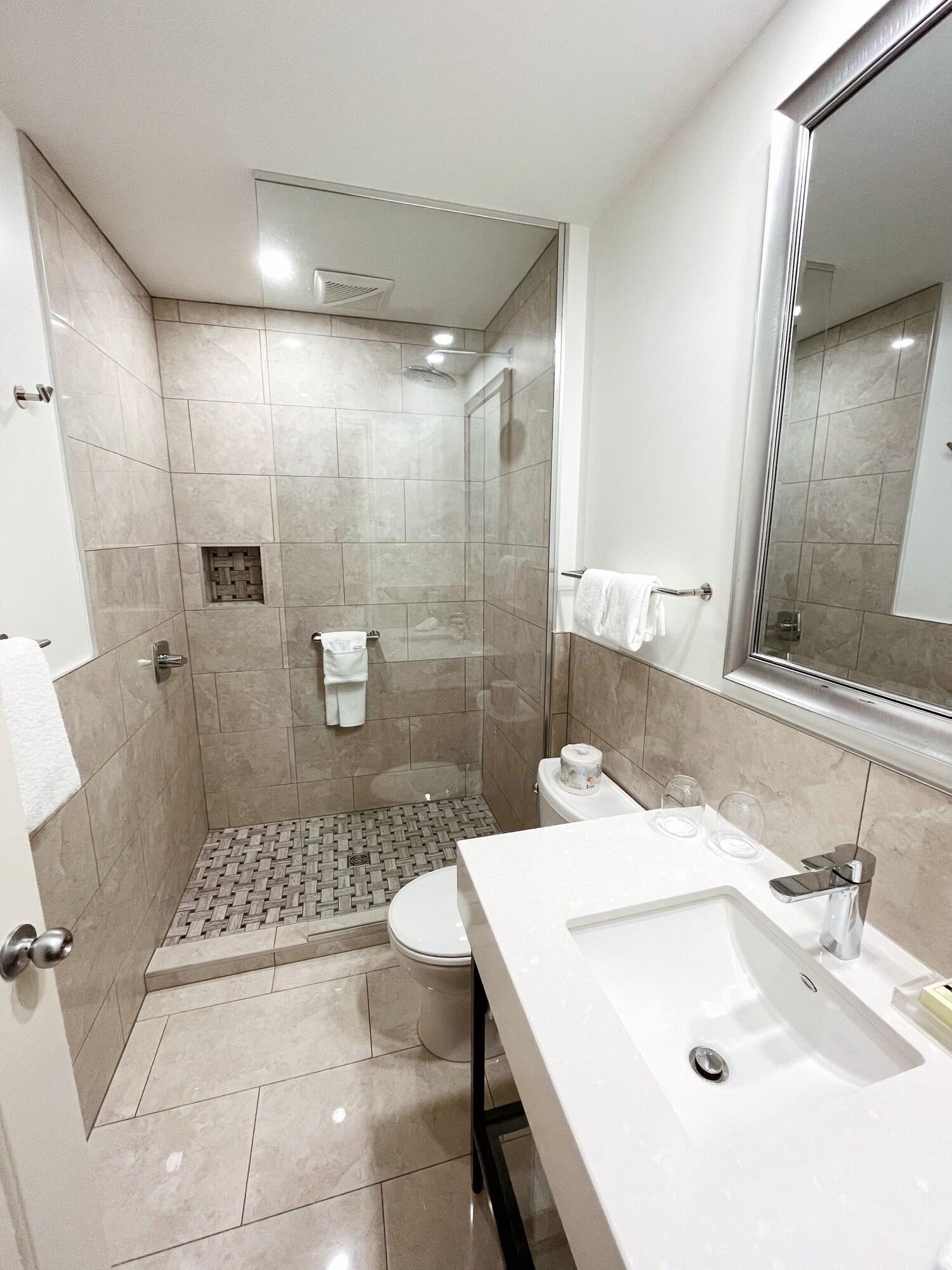 Double Deluxe King Bed