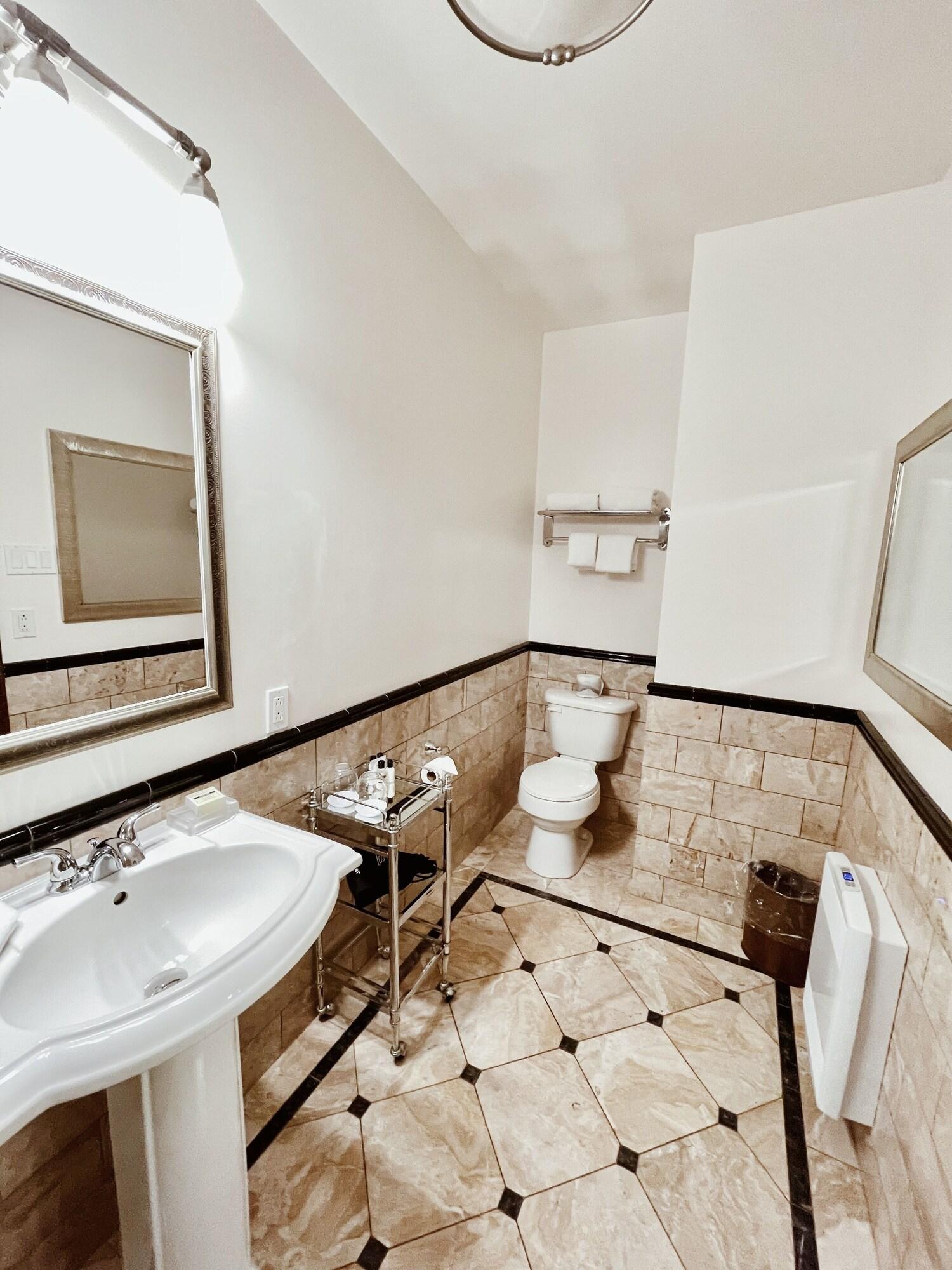 Double Deluxe King Bed